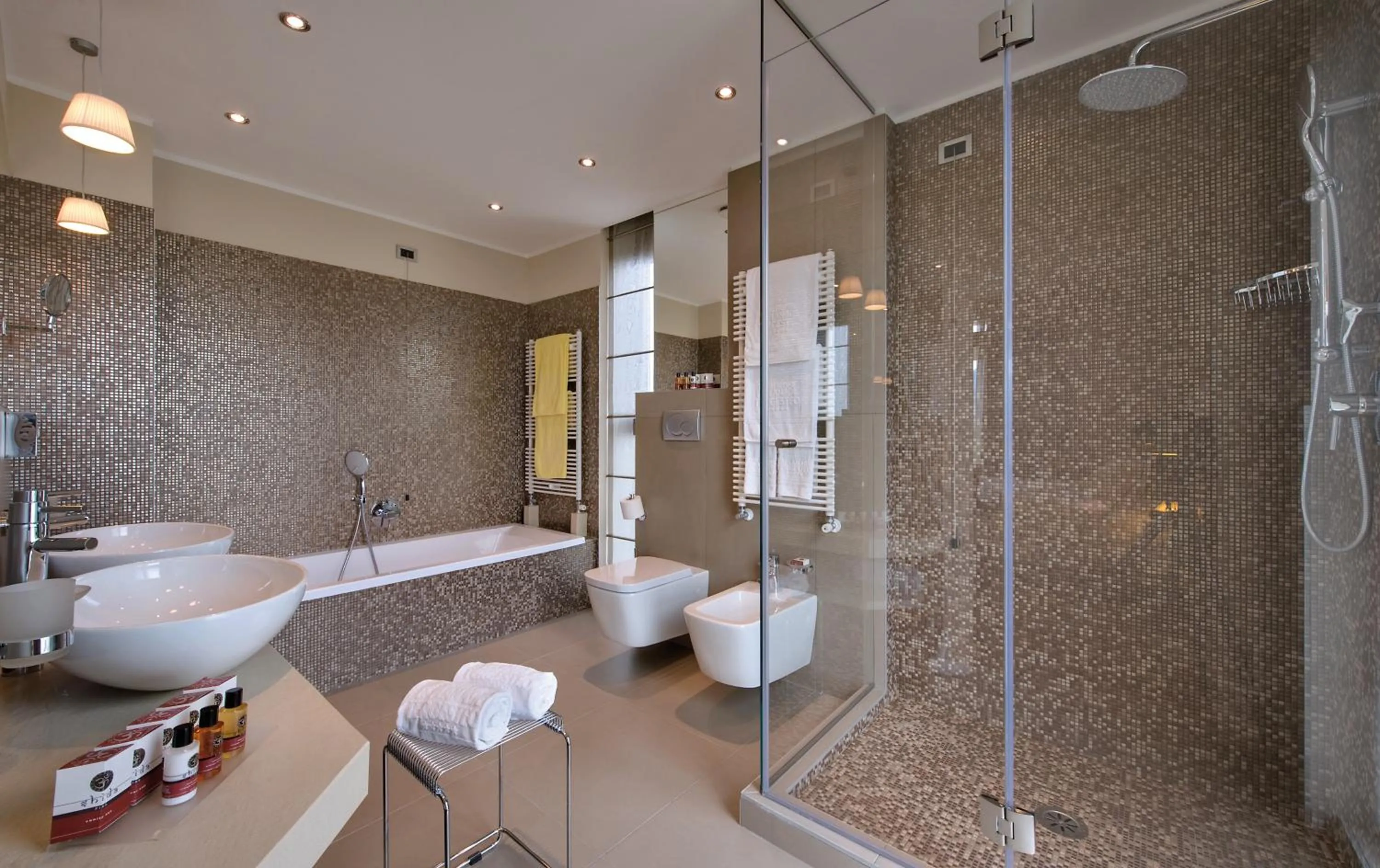 Shower in Esplanade Tergesteo - Luxury Retreat