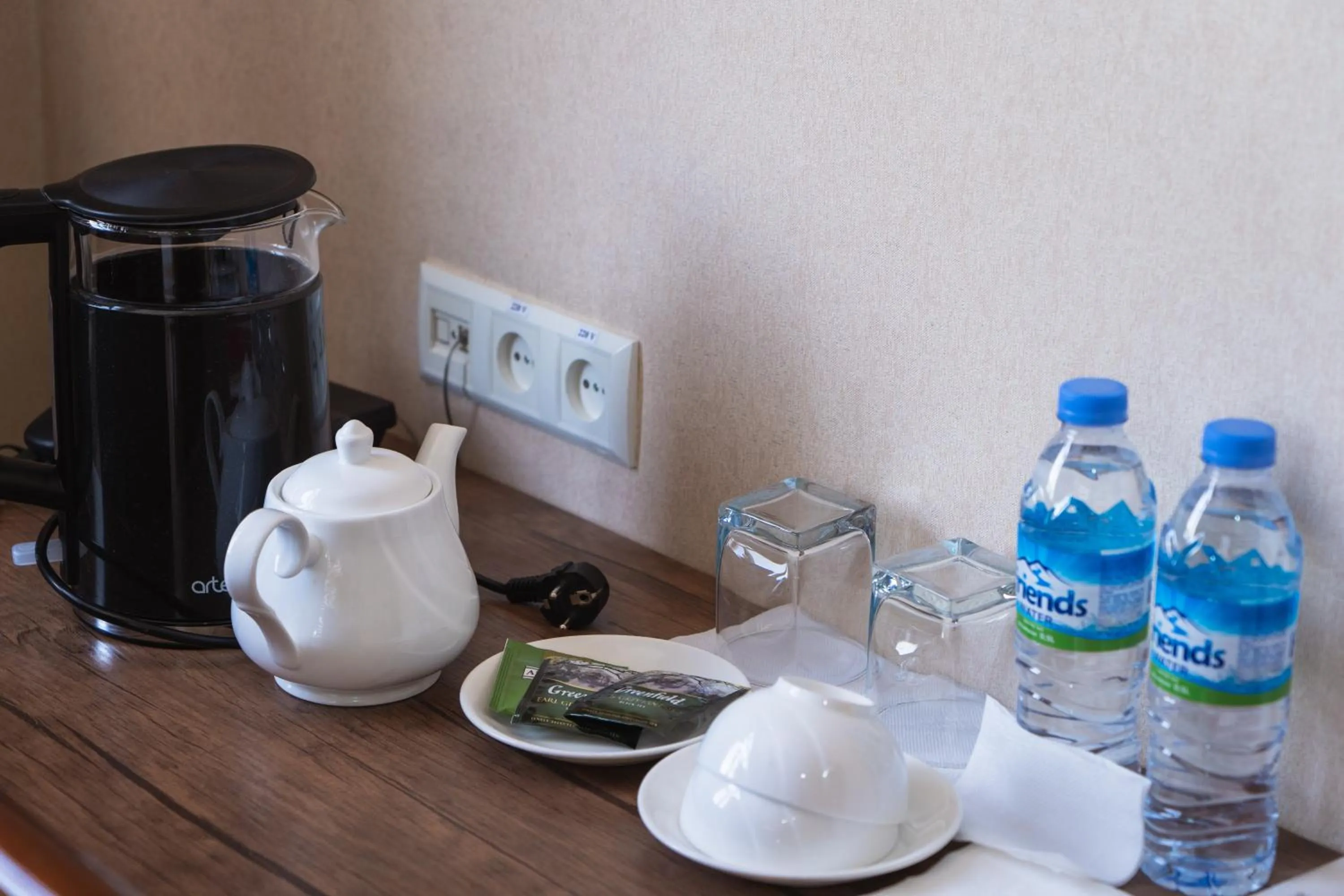 Coffee/tea facilities in TOURIST INN hotel