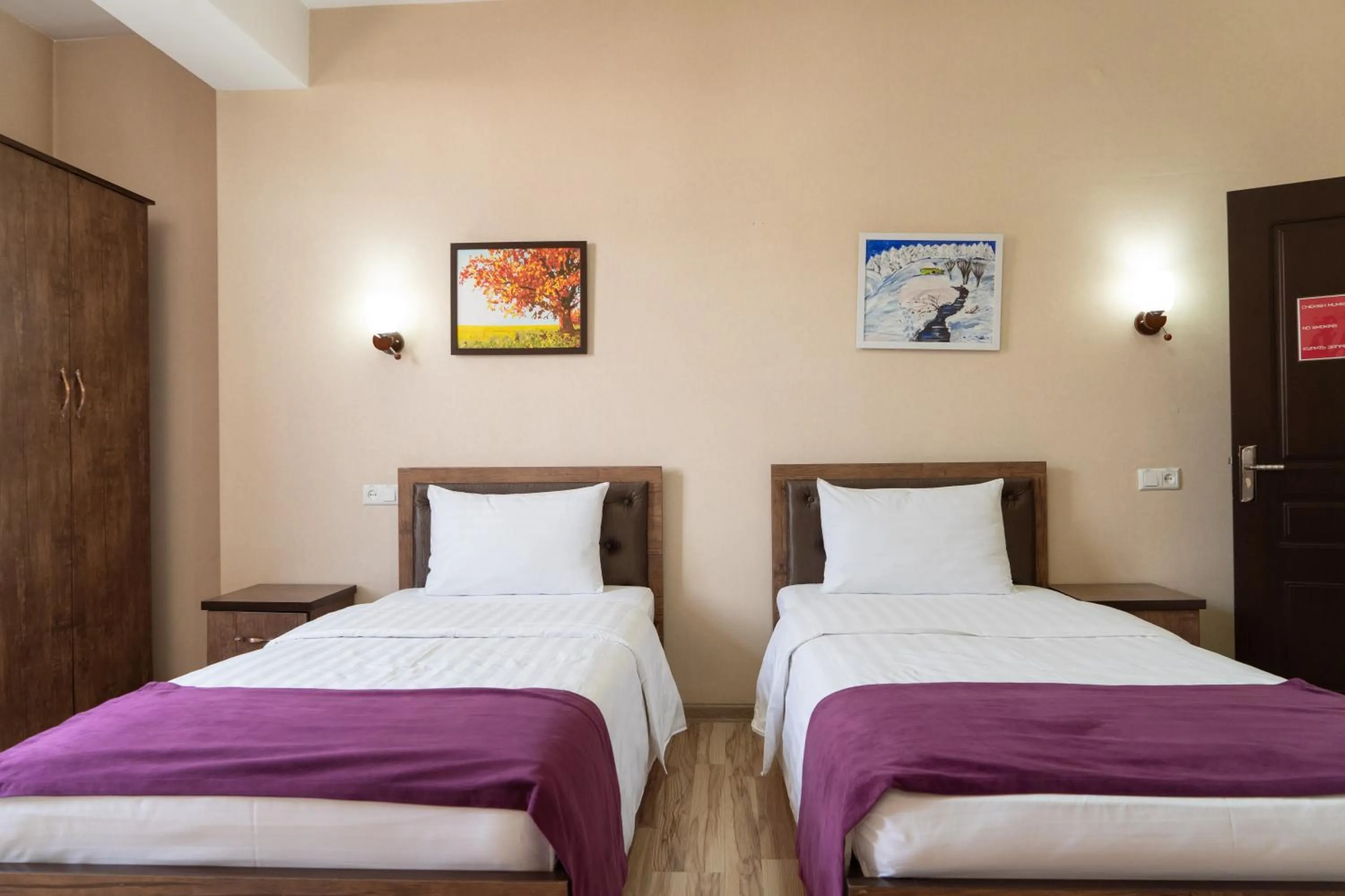 Bedroom, Bed in TOURIST INN hotel