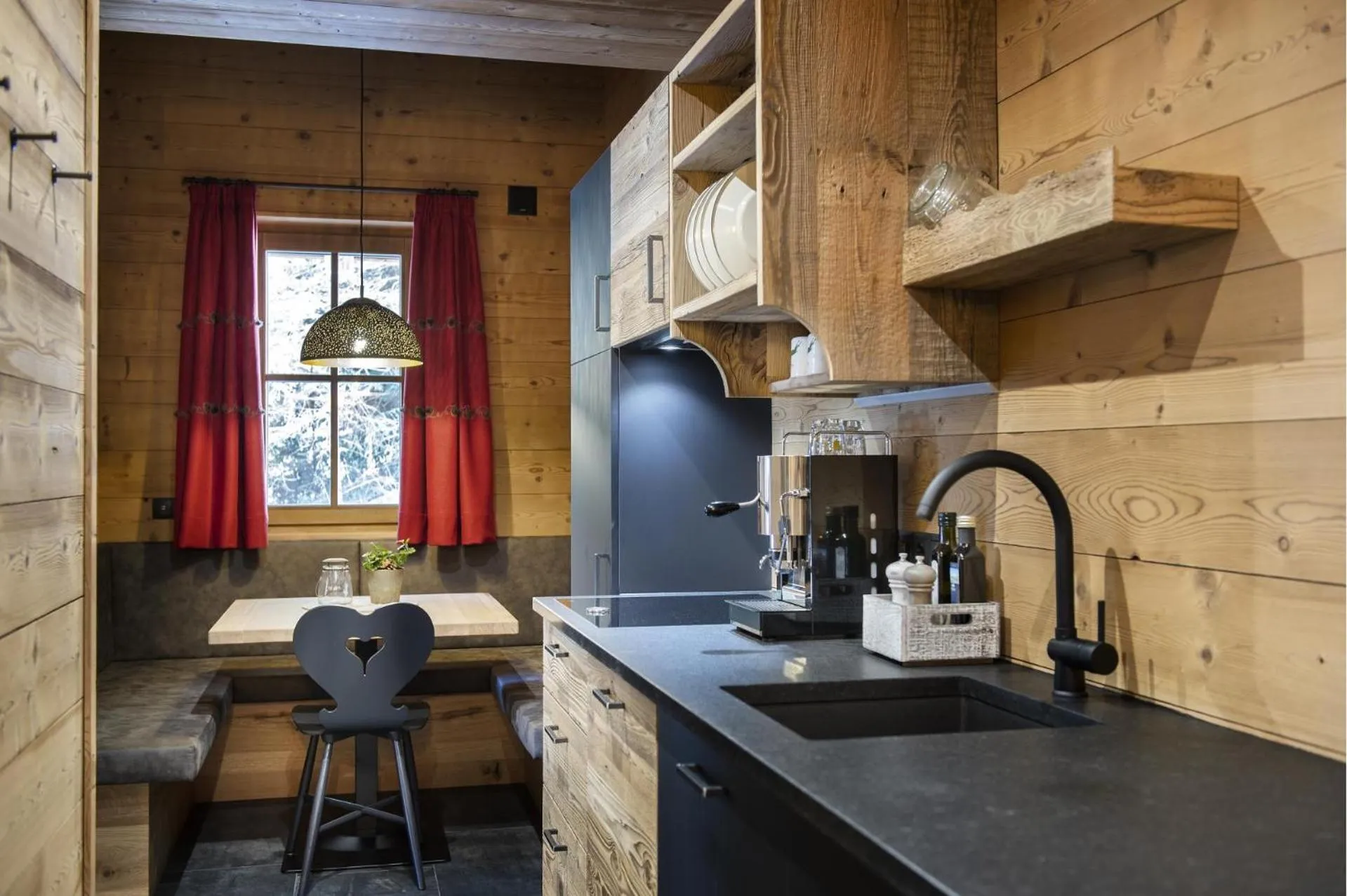 Kitchen or kitchenette in Alpura