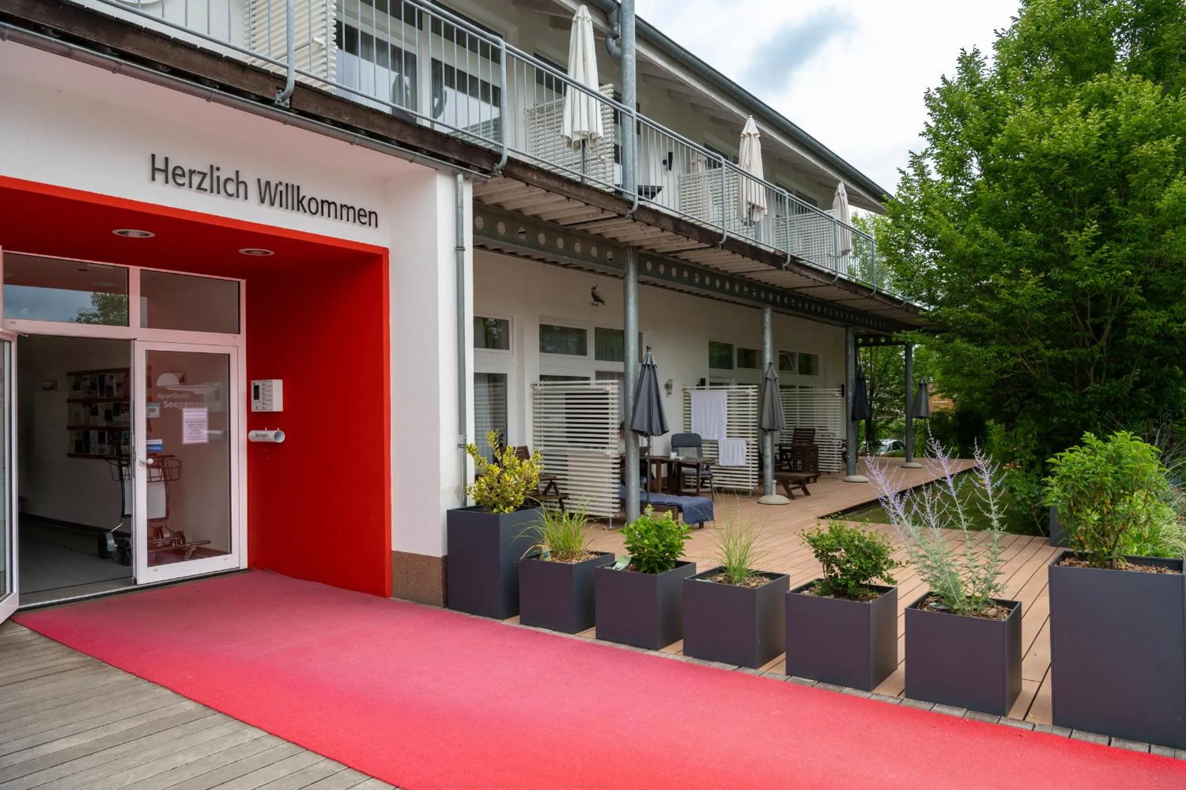Facade/entrance in Aparthotel Seepanorama