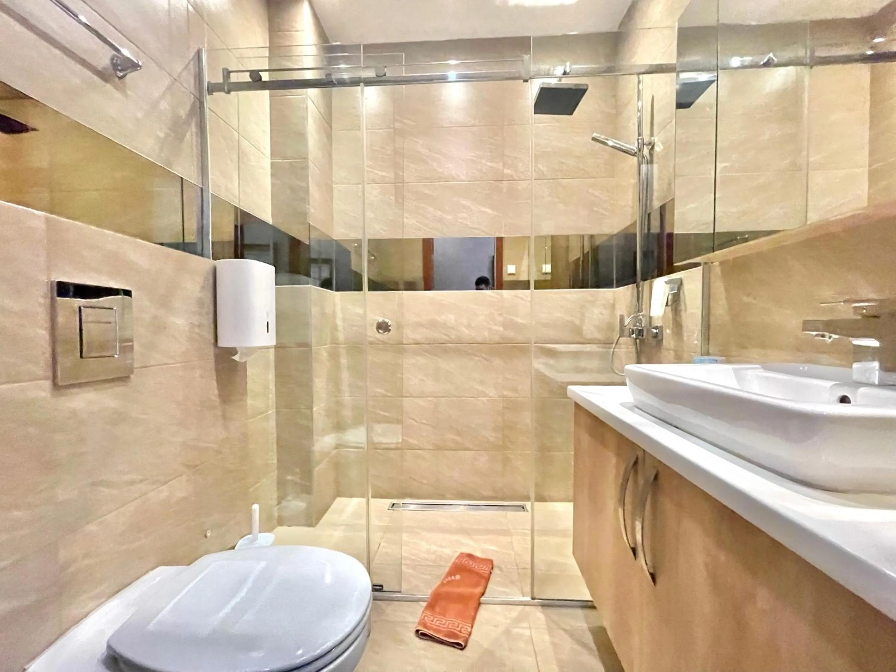 Toilet in Hotel Butua Residence