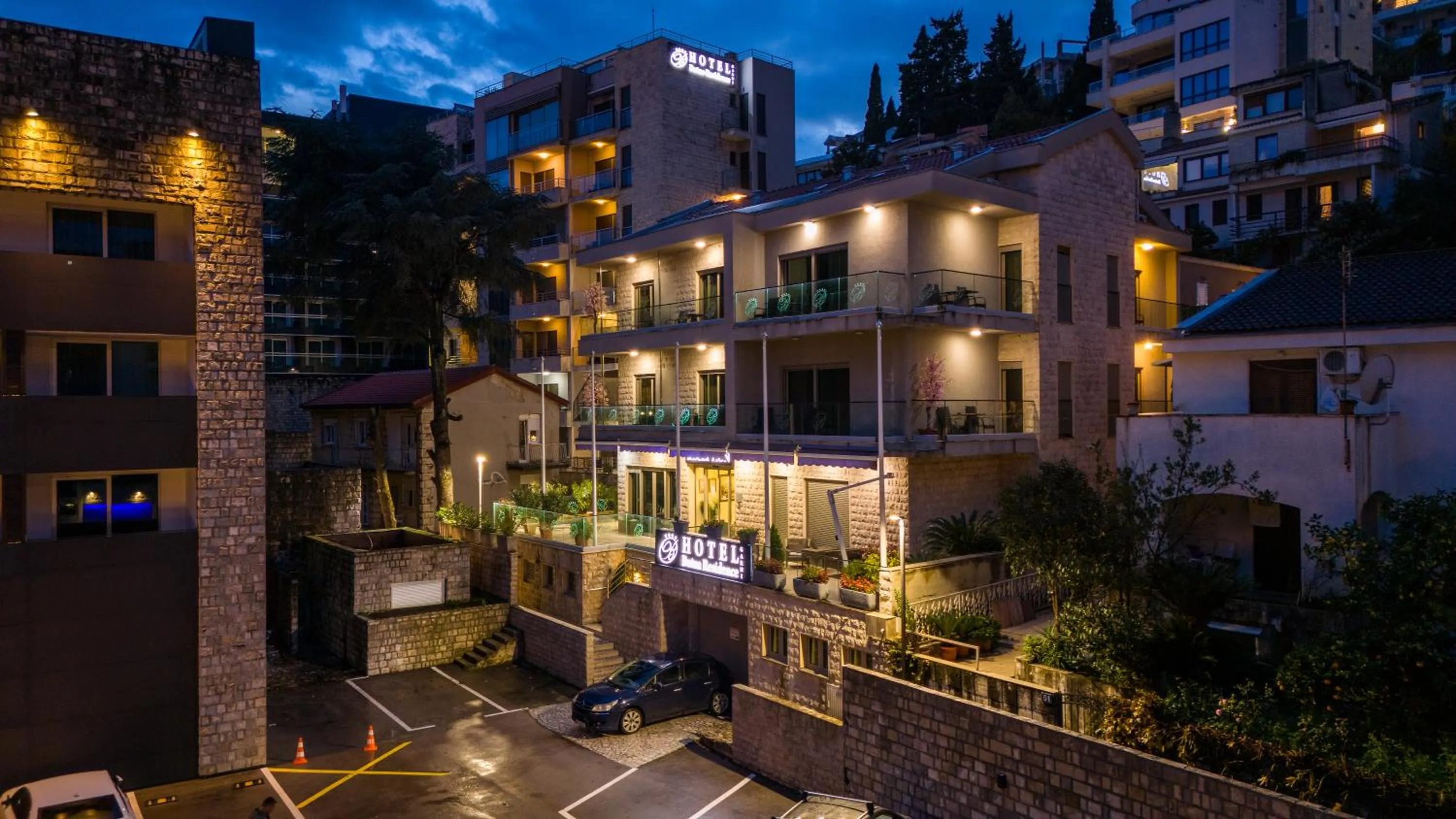 Property building in Hotel Butua Residence