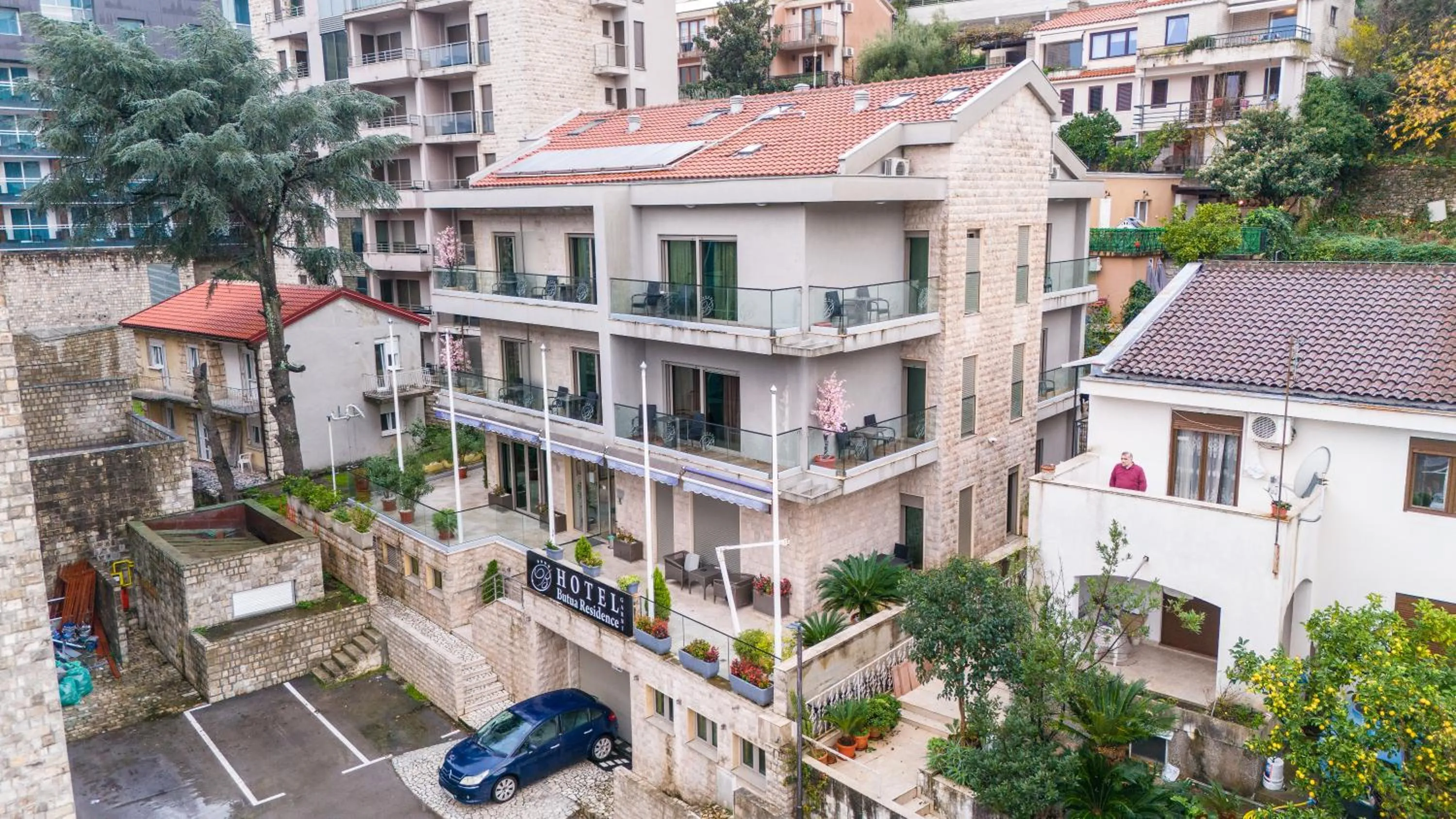 Property building in Hotel Butua Residence