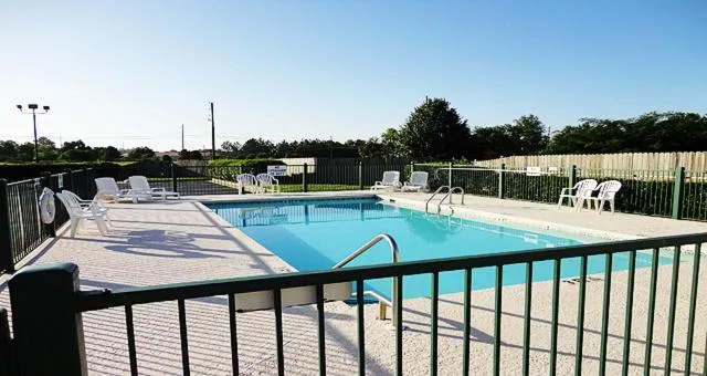 Day in Jameson Inn - Perry