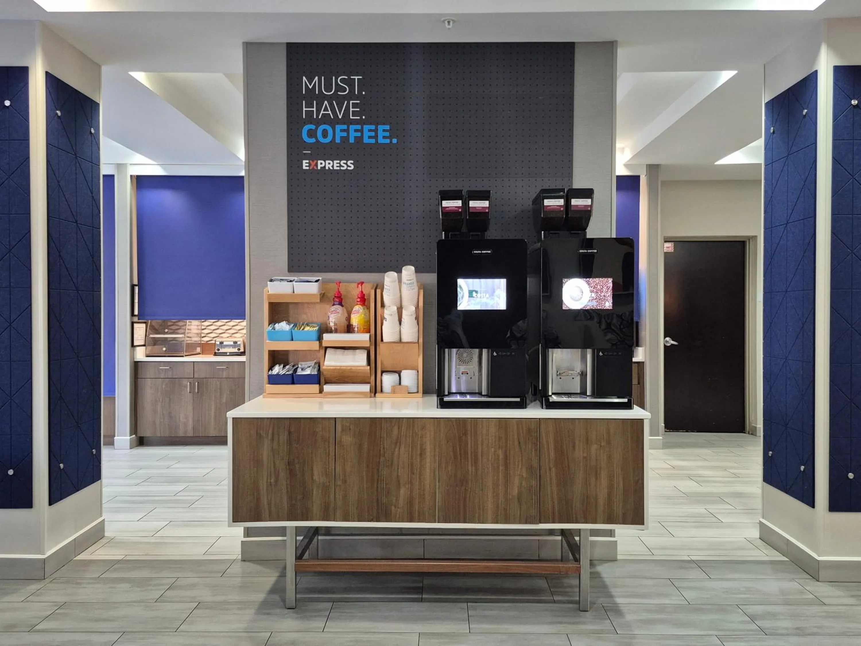 Bedroom in Holiday Inn Express & Suites - Cleveland Northwest by IHG