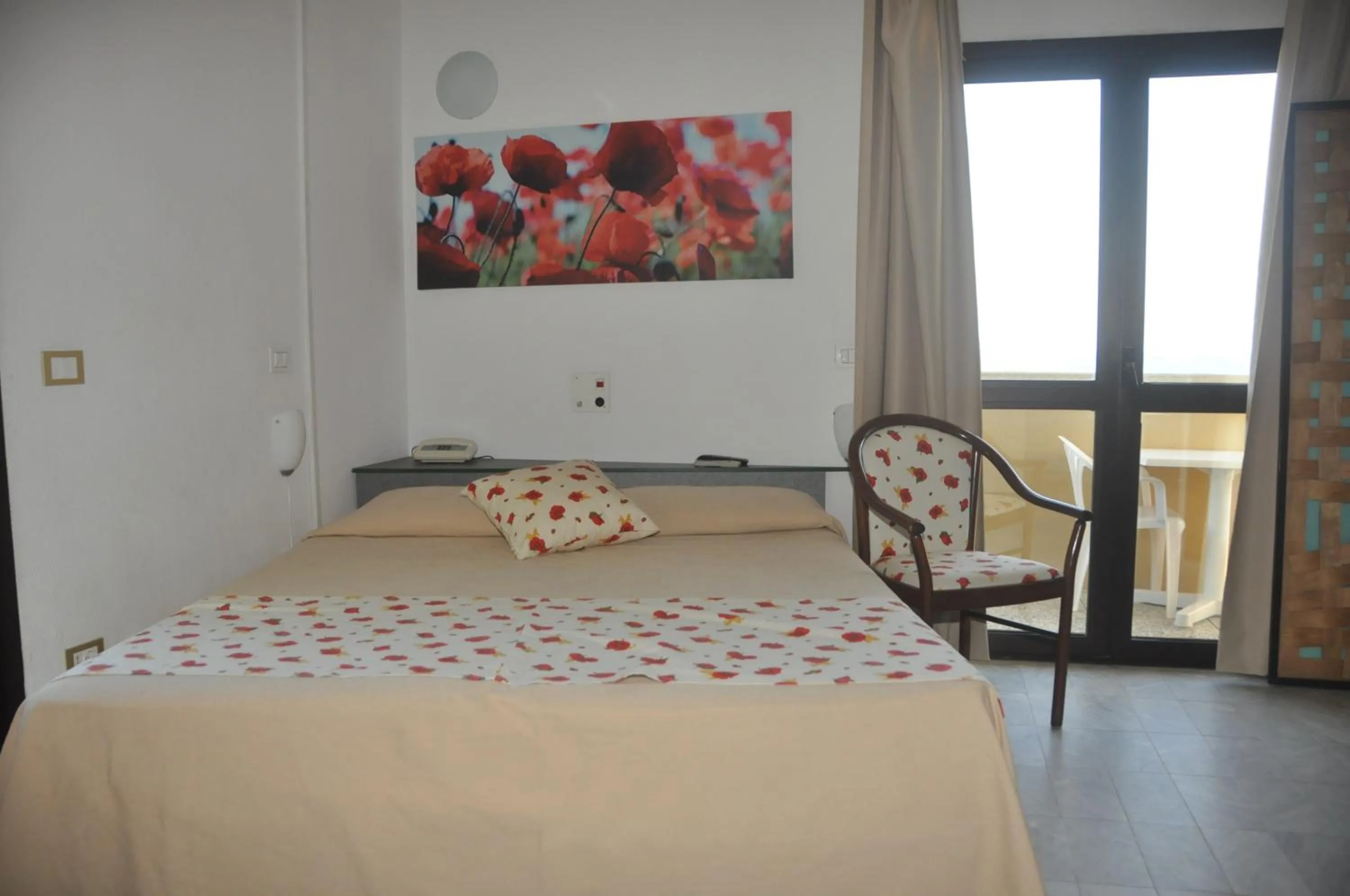 Photo of the whole room, Bed in Residence Le Acacie