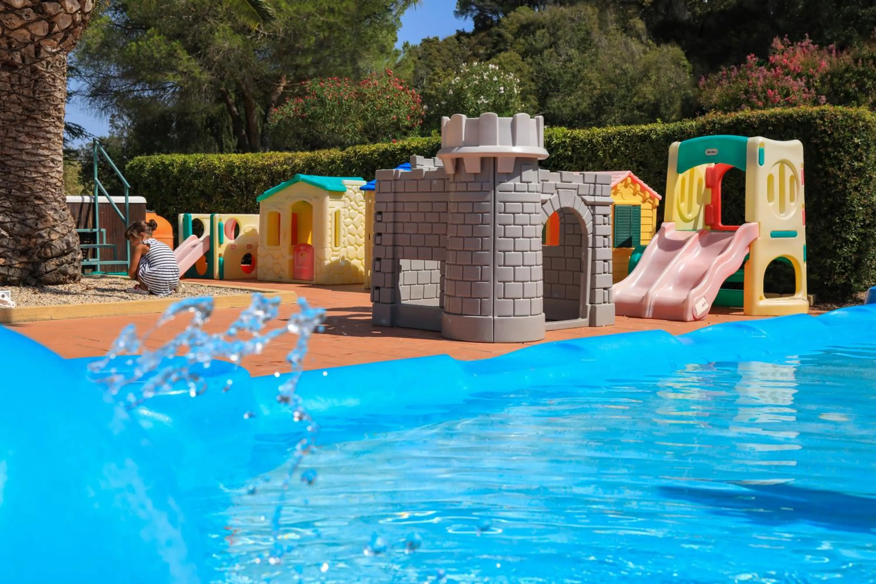 Swimming pool in Residence Le Acacie