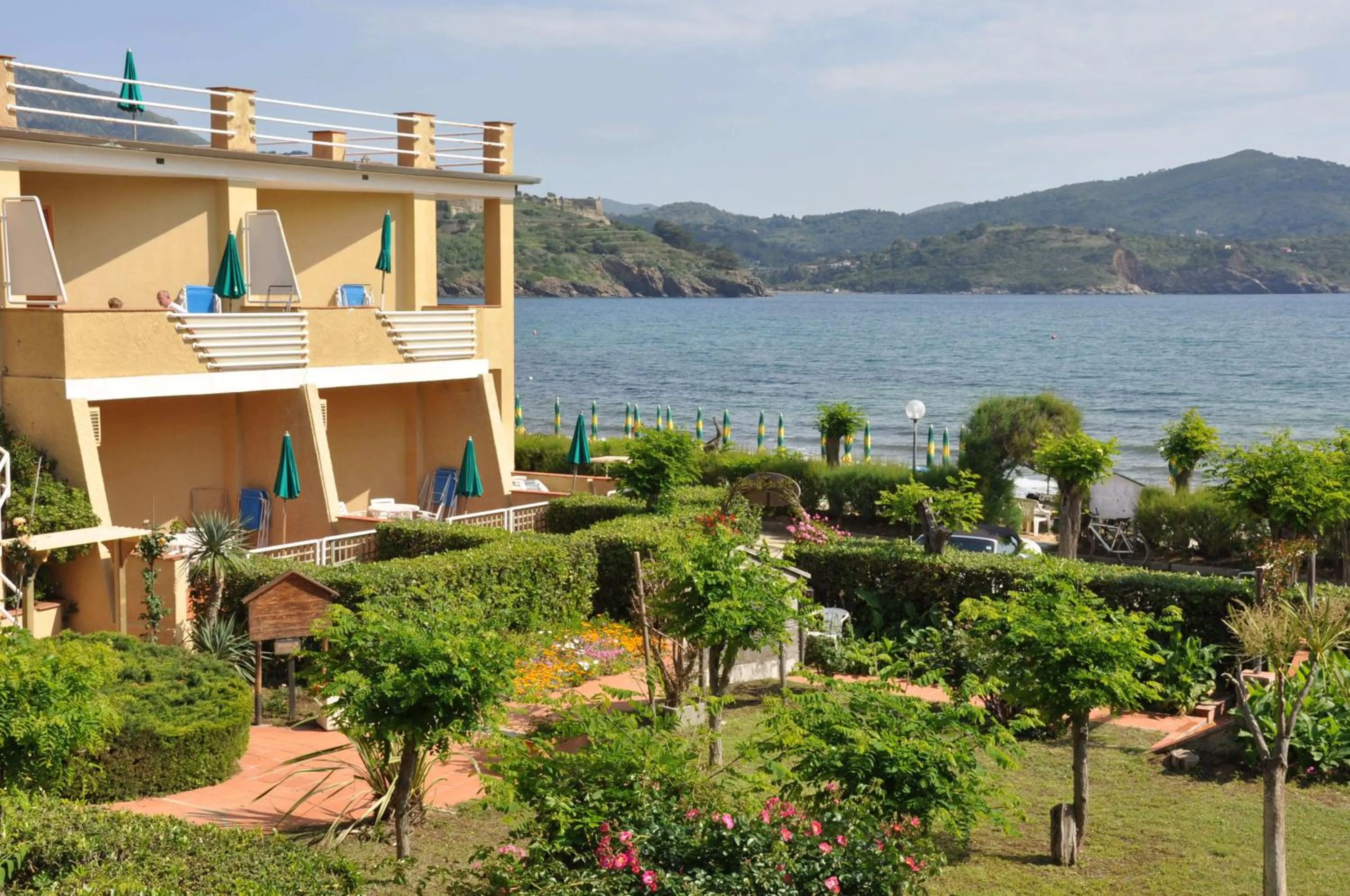 Facade/entrance in Residence Le Acacie