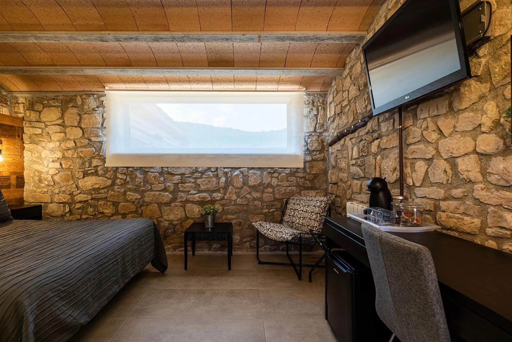 TV and multimedia, Bed in Les Muntades