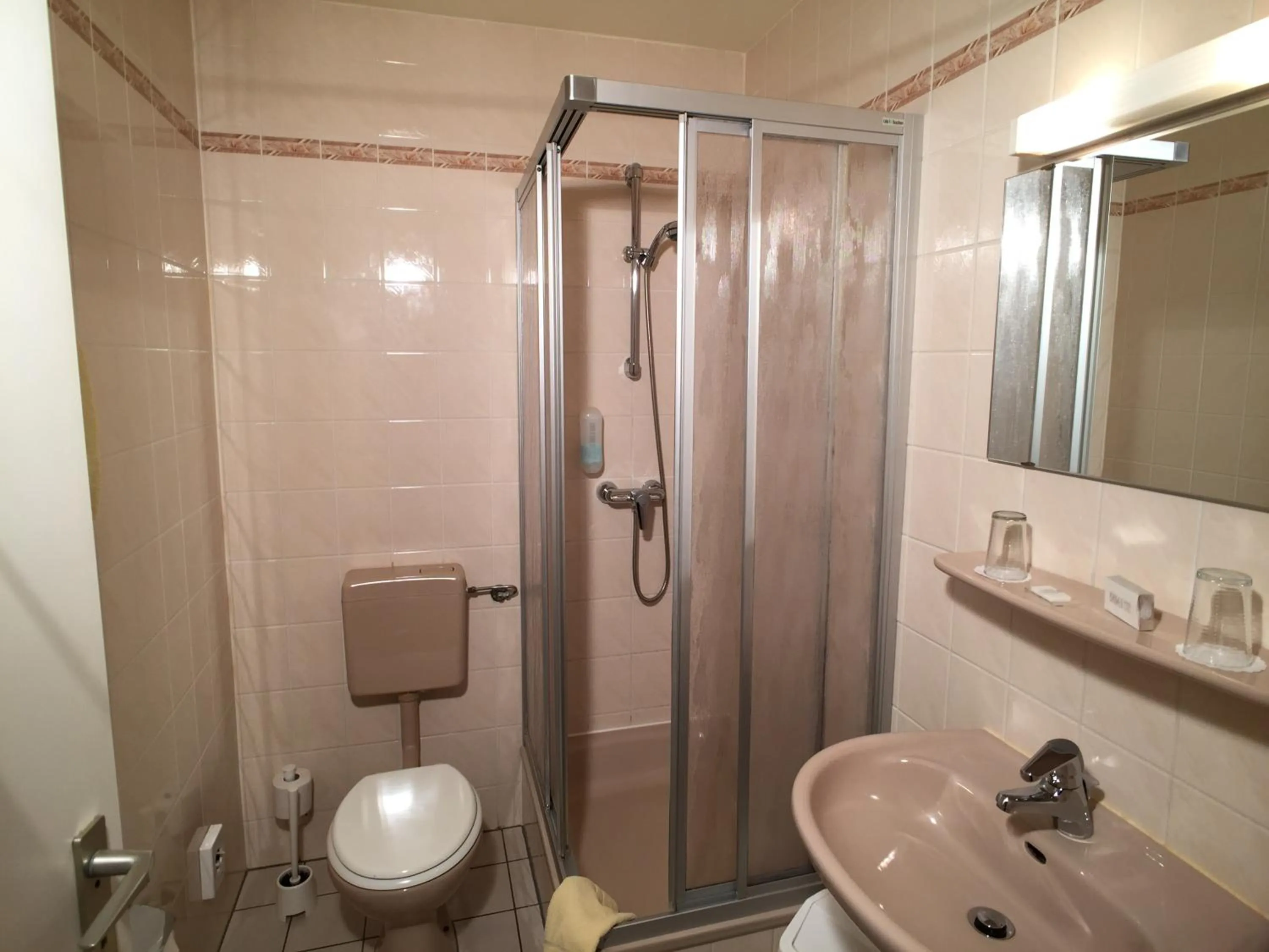 Shower in Hotel & Restaurant Zur Spreewälderin