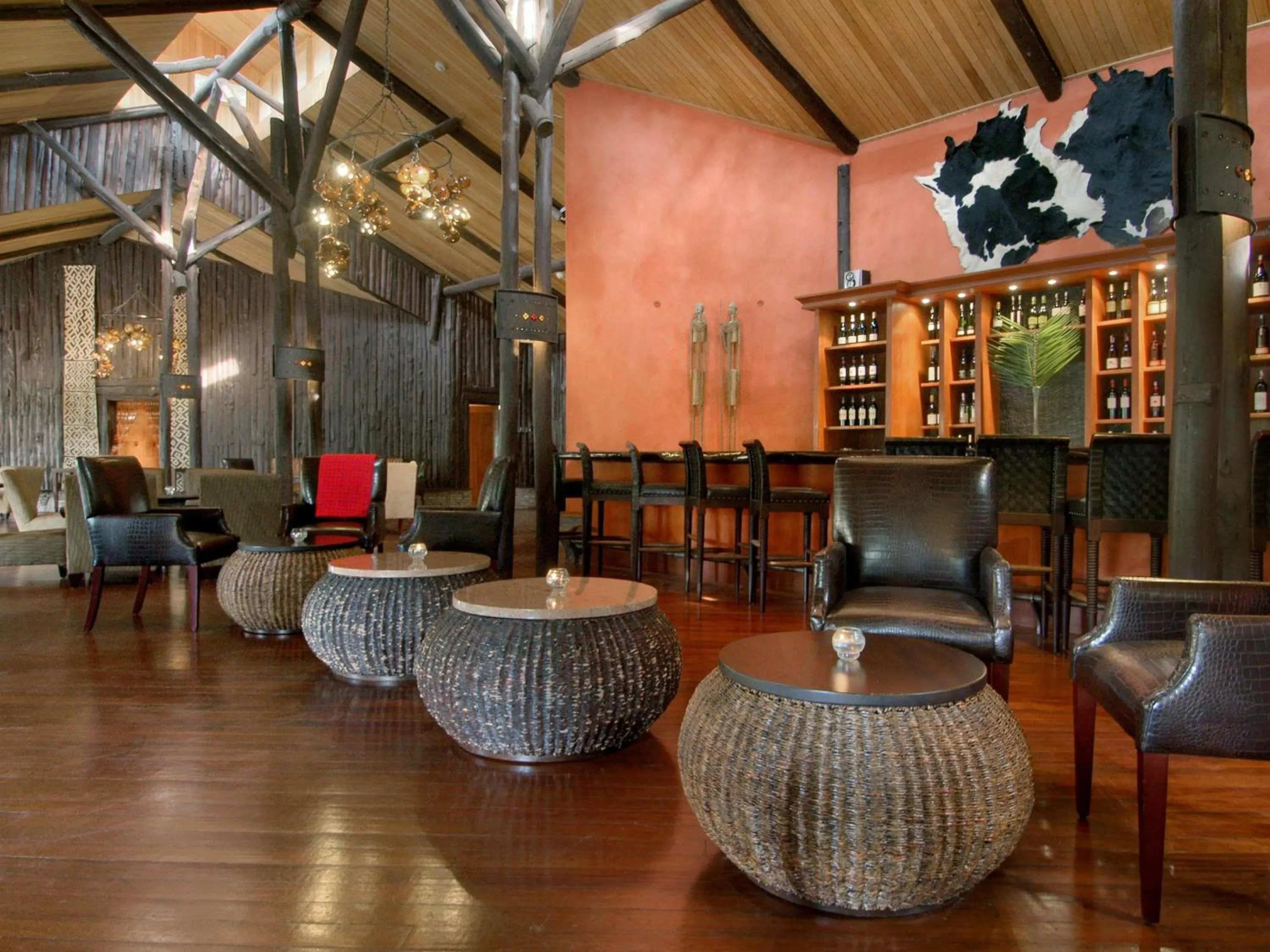 Lounge or bar in Fairmont Mara Safari Club