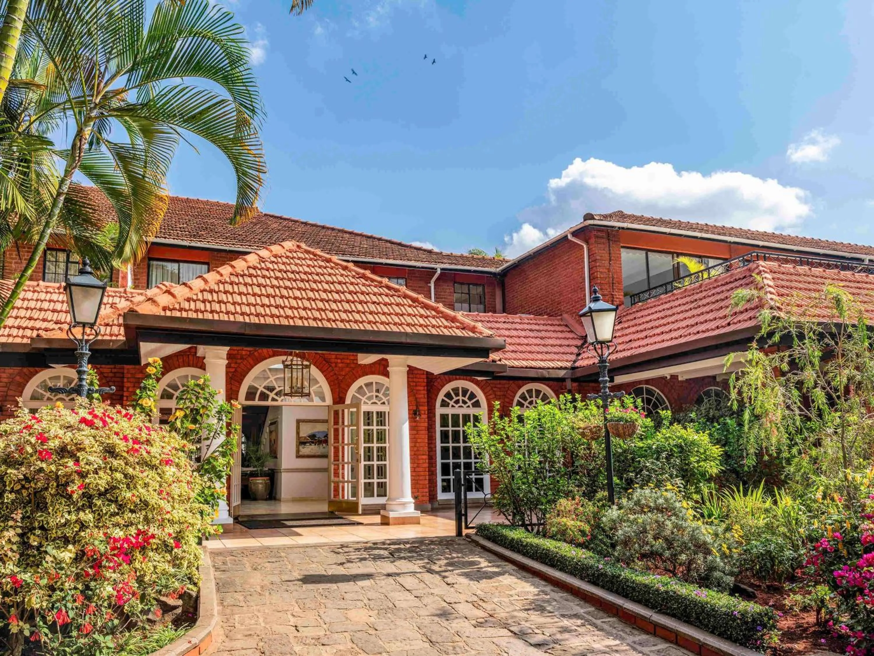 Property building in Fairmont The Norfolk