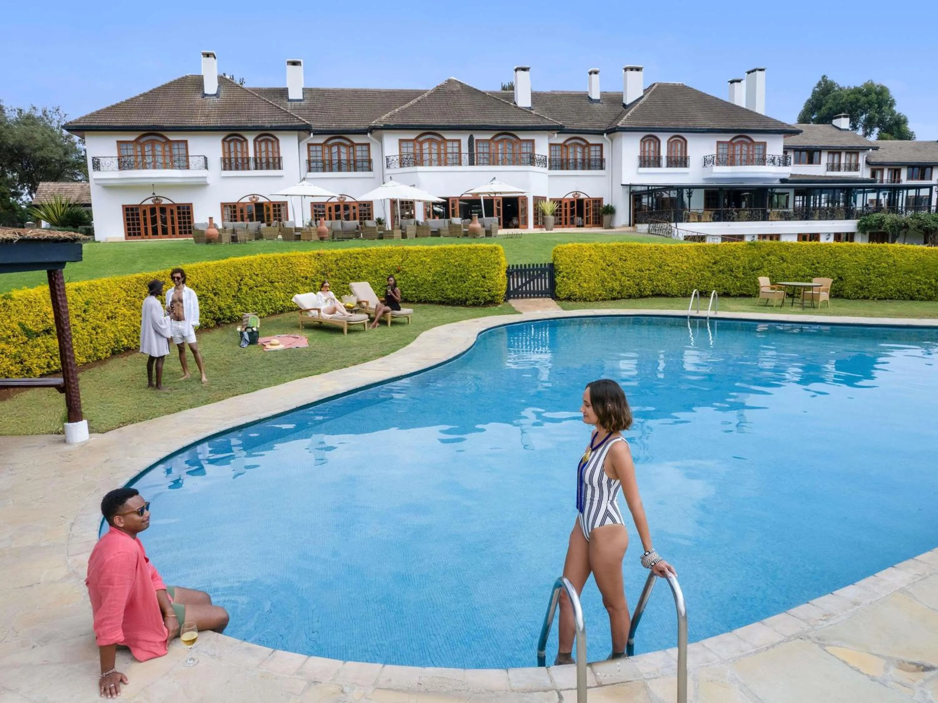 Lounge or bar in Fairmont Mount Kenya Safari Club