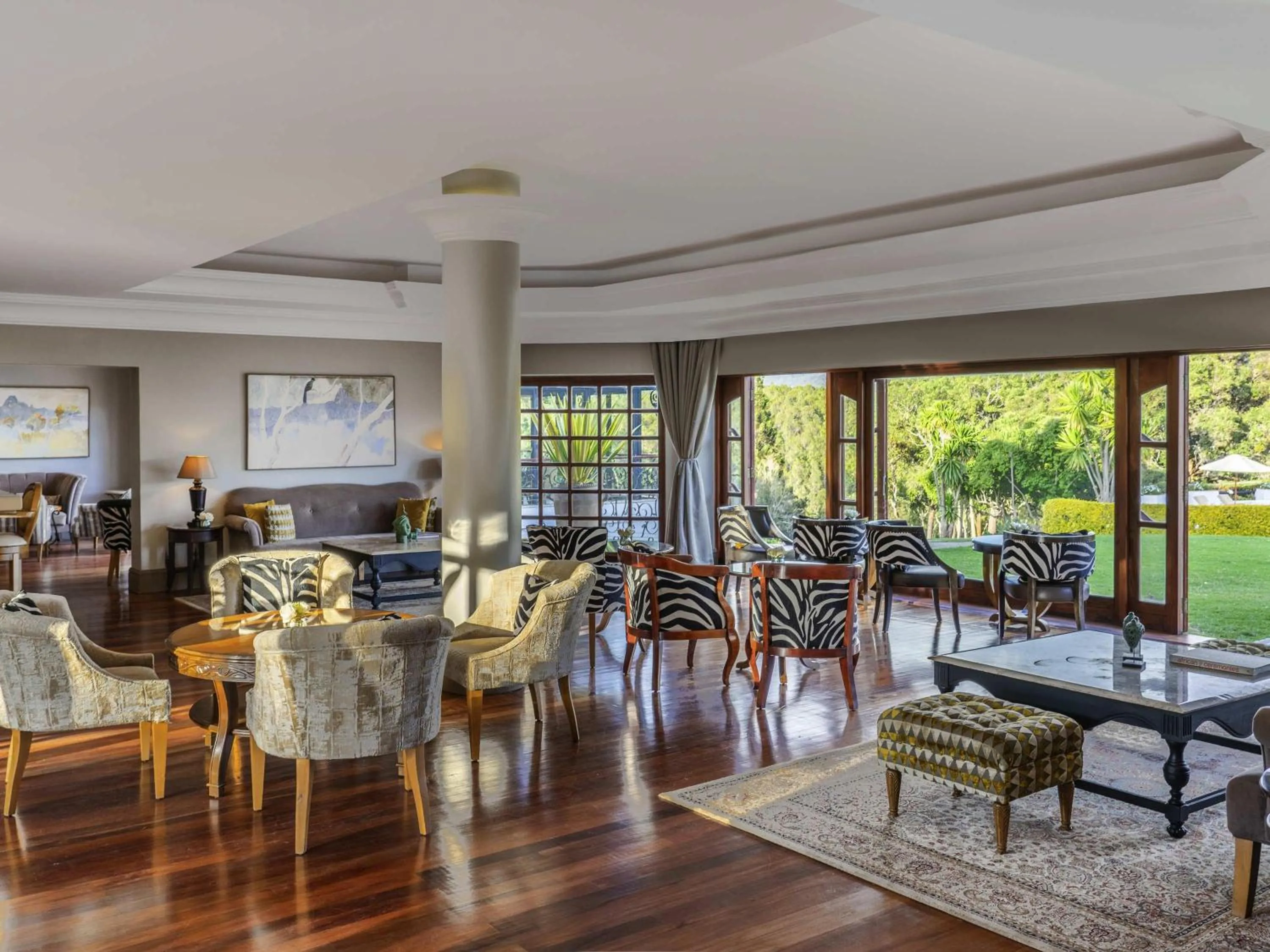 Lounge or bar in Fairmont Mount Kenya Safari Club