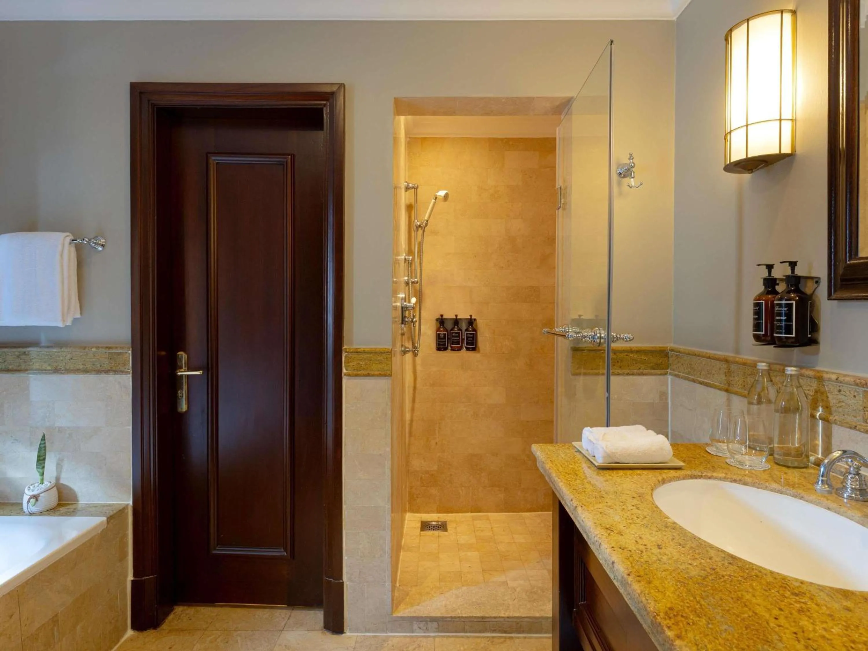 Bedroom in Fairmont Mount Kenya Safari Club