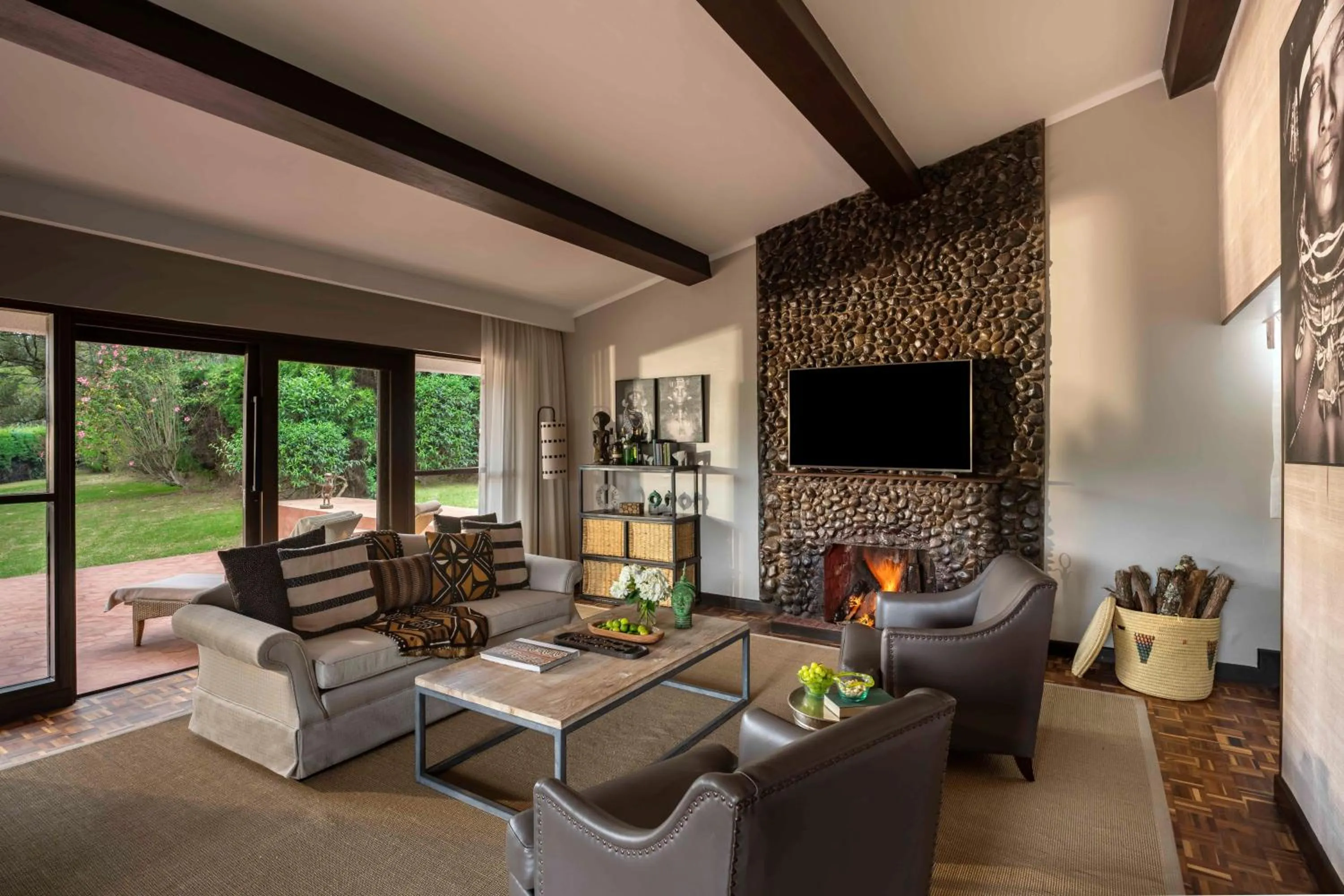 Living room in Fairmont Mount Kenya Safari Club