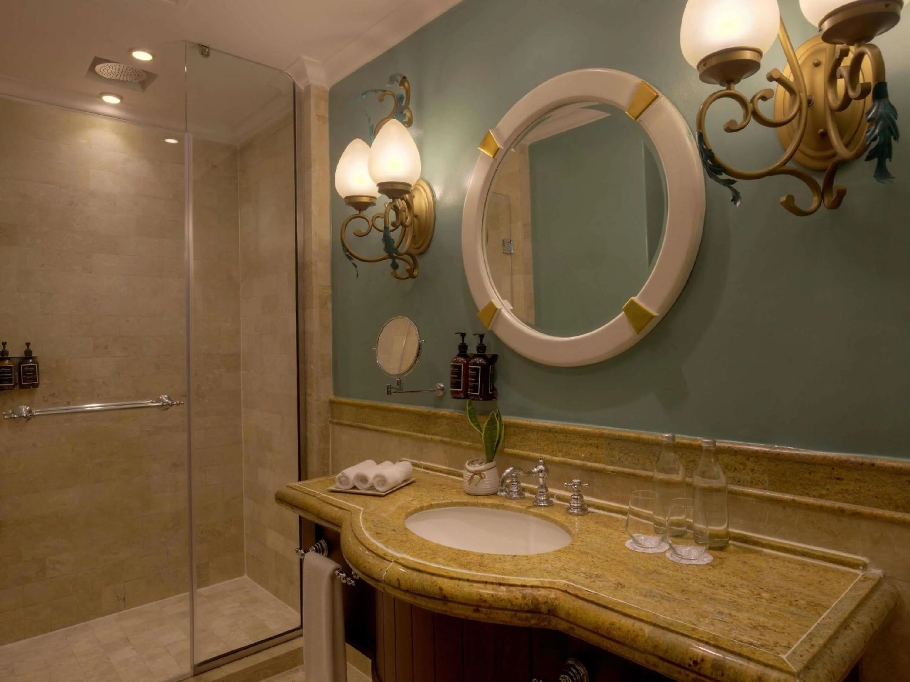 Bedroom in Fairmont Mount Kenya Safari Club