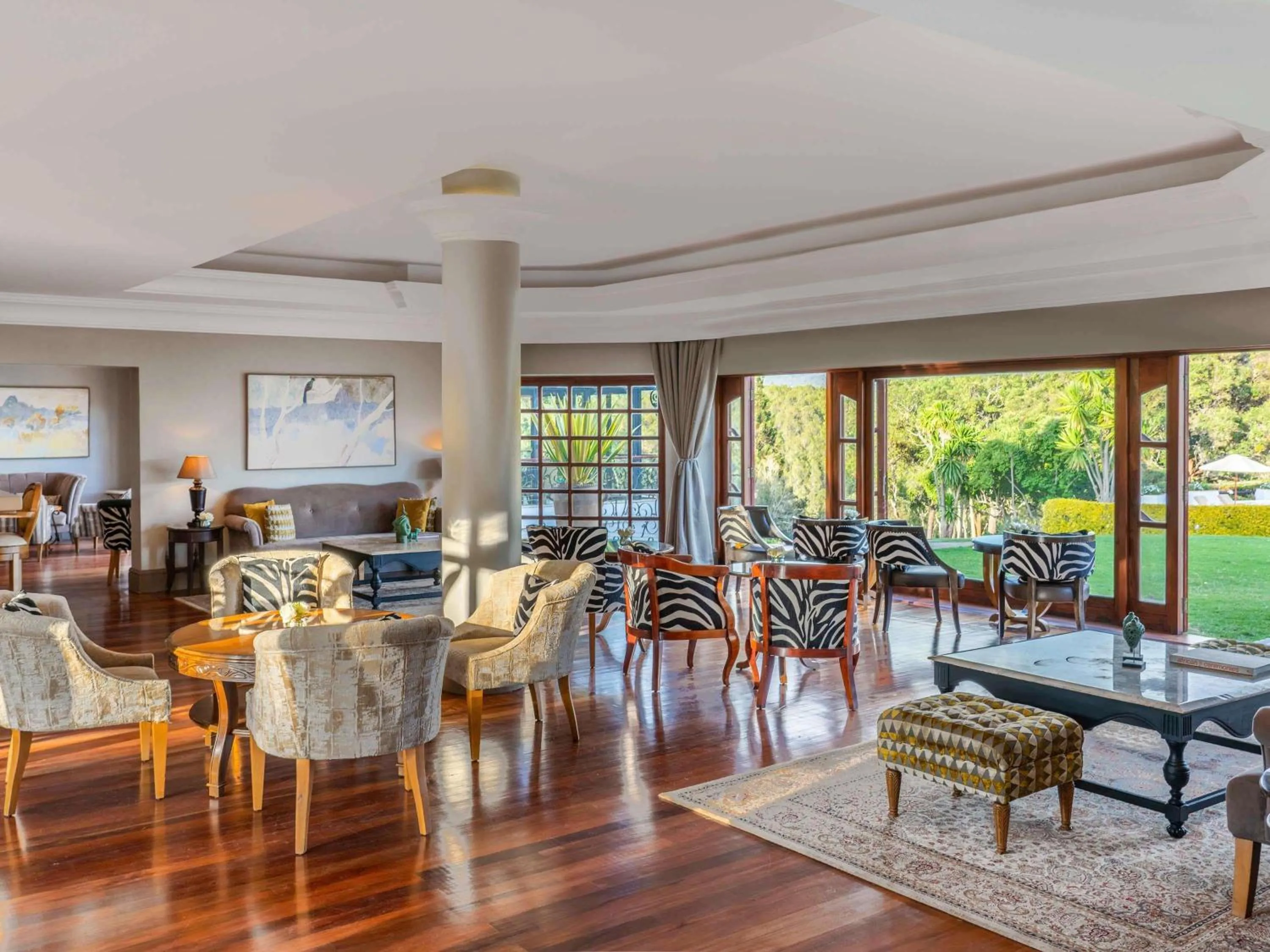 Lounge or bar in Fairmont Mount Kenya Safari Club