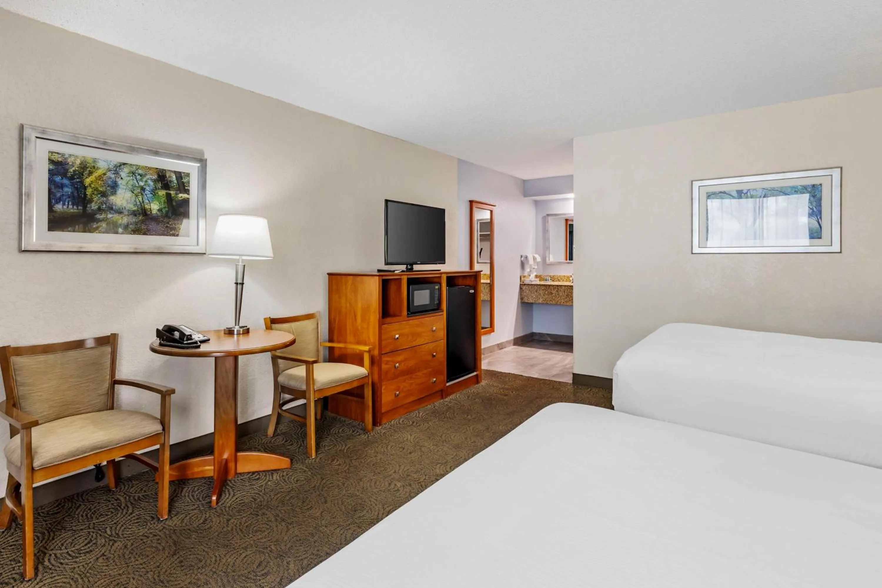 Bedroom, Bed in Best Western Thunderbird Motel