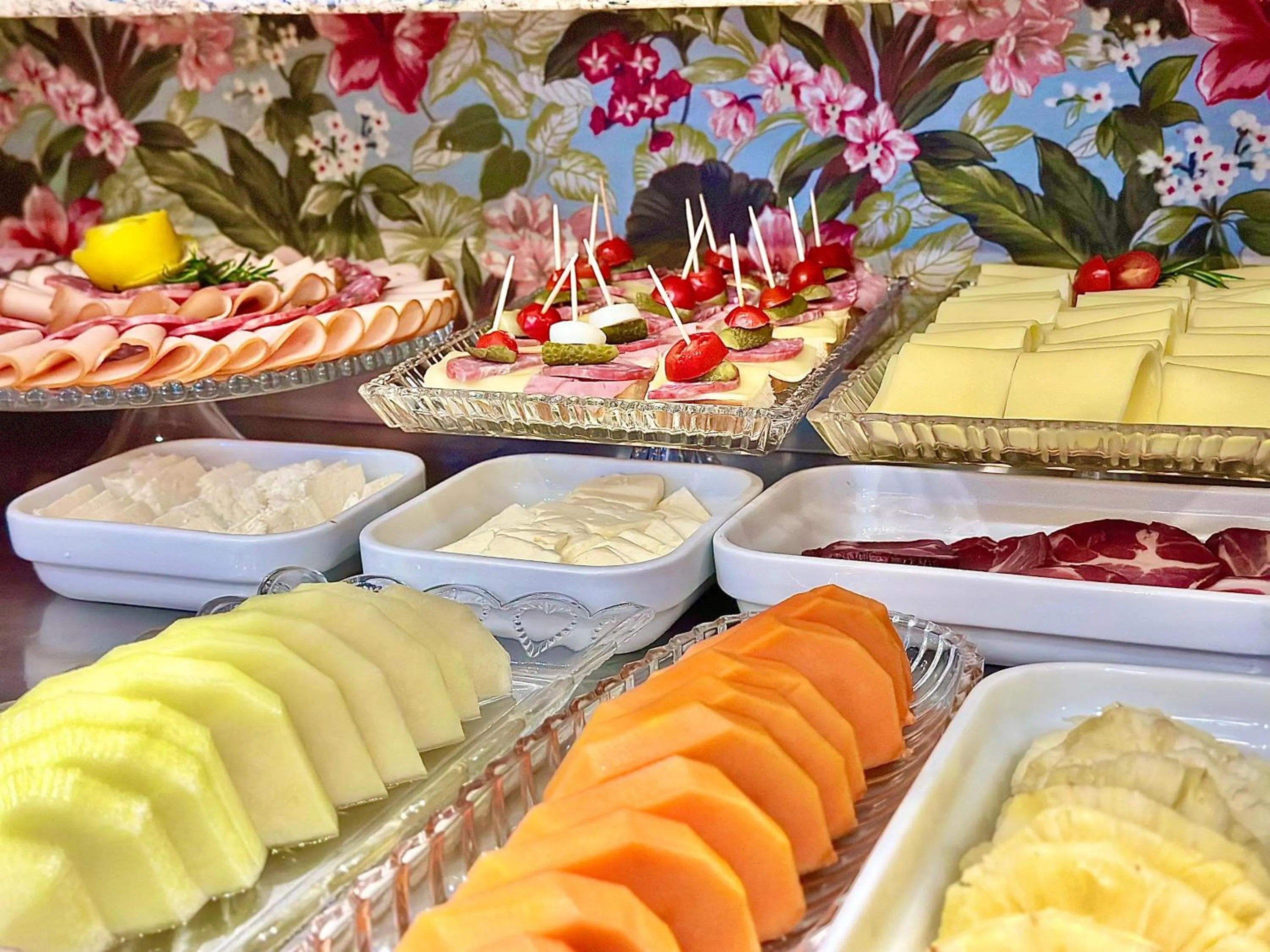 Buffet breakfast in Hotel Glamour da Serra