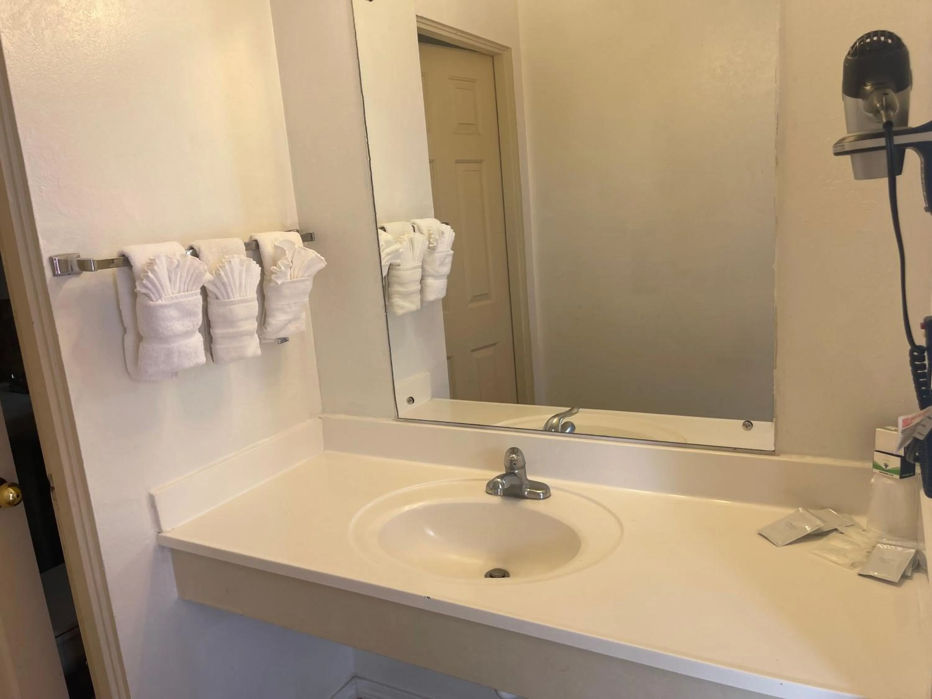 Bathroom in Motel Oasis