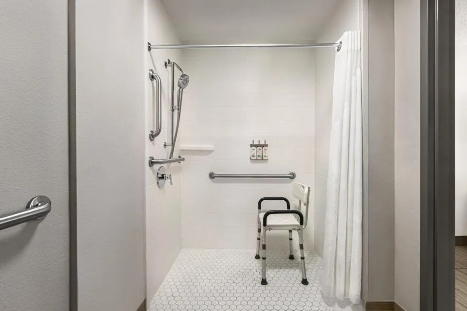 Shower in Holiday Inn Express - Bowling Green by IHG