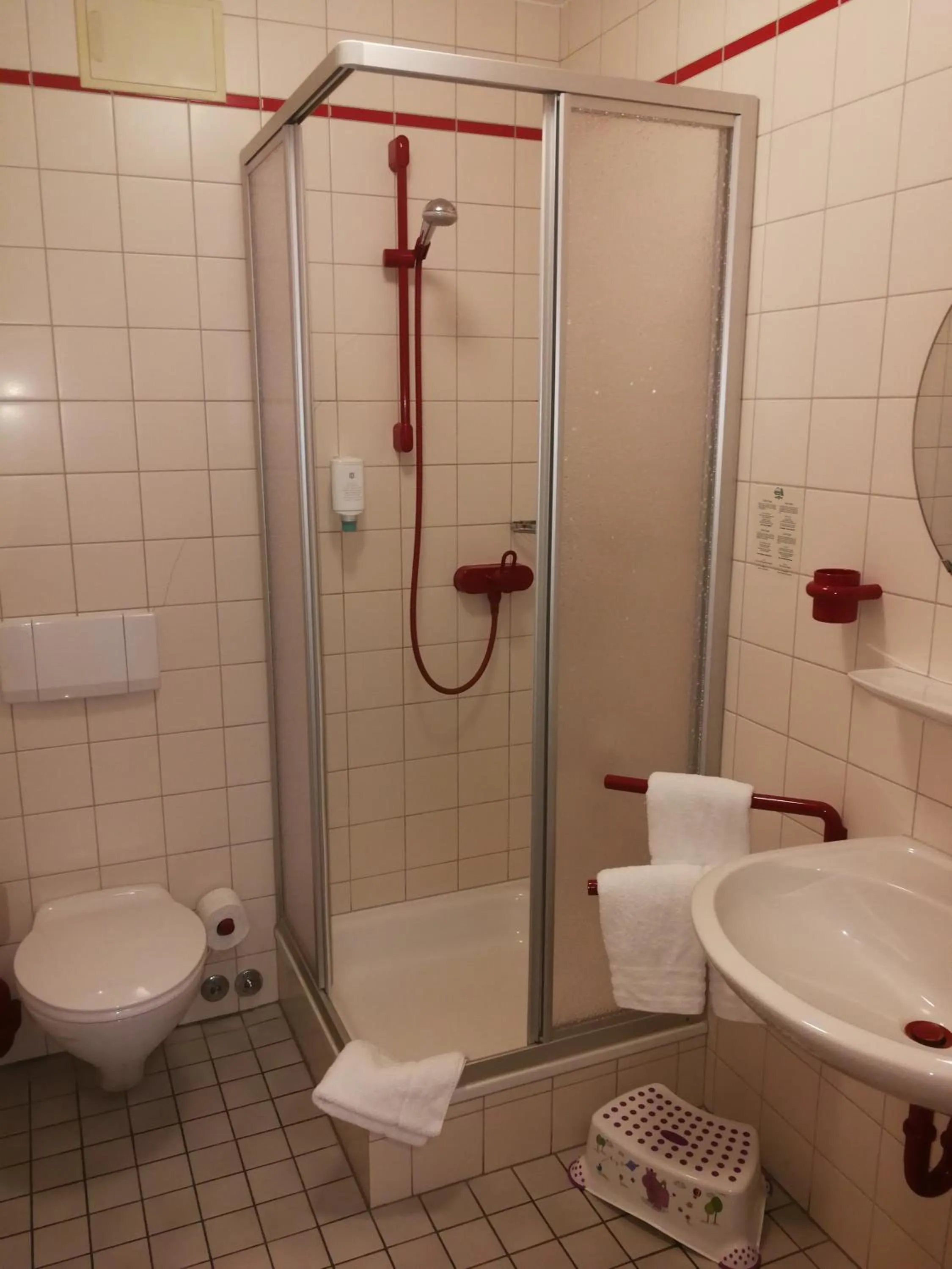 Shower in Hotel Sonne