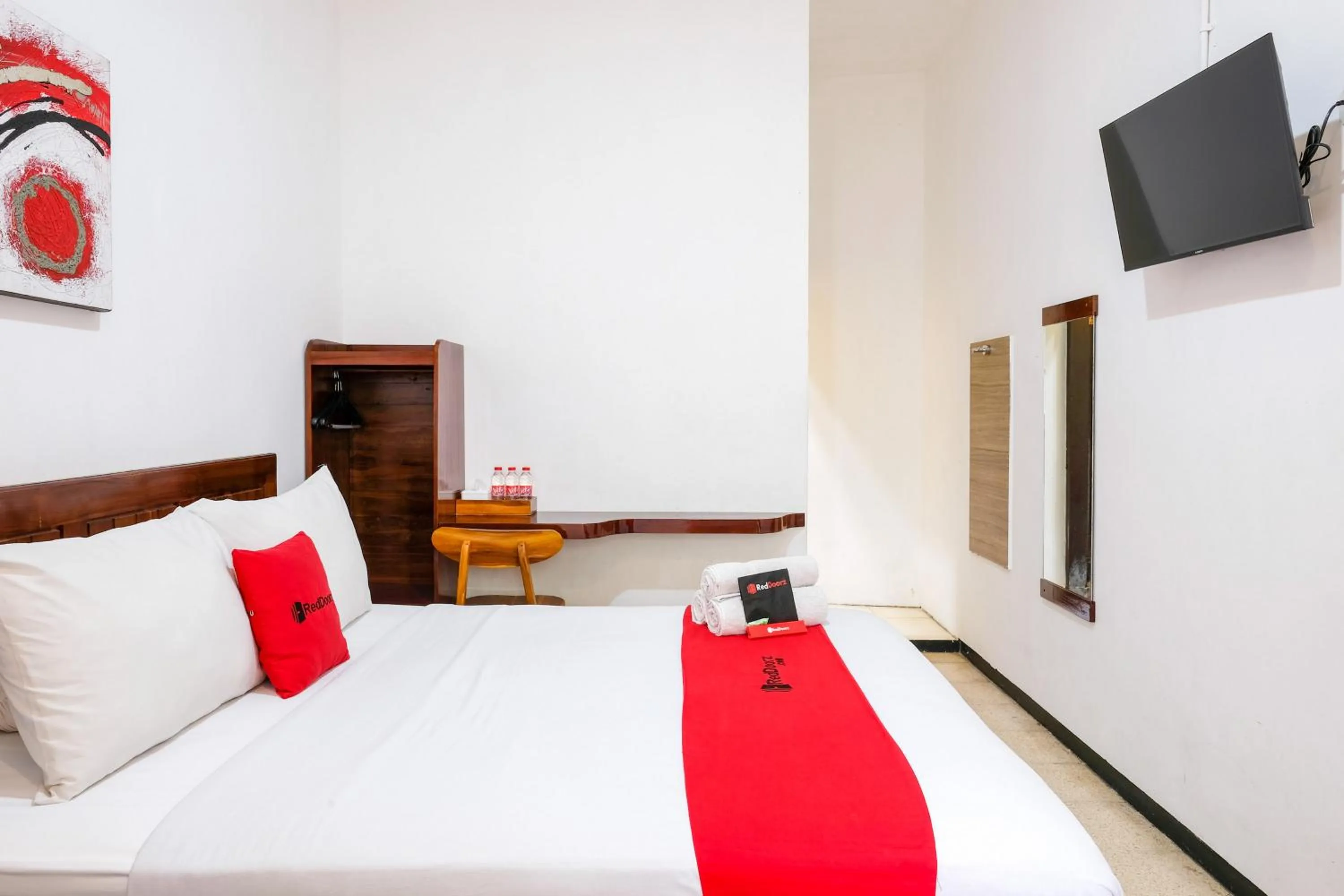 Bedroom, Bed in RedDoorz @ Soekarno Hatta 2