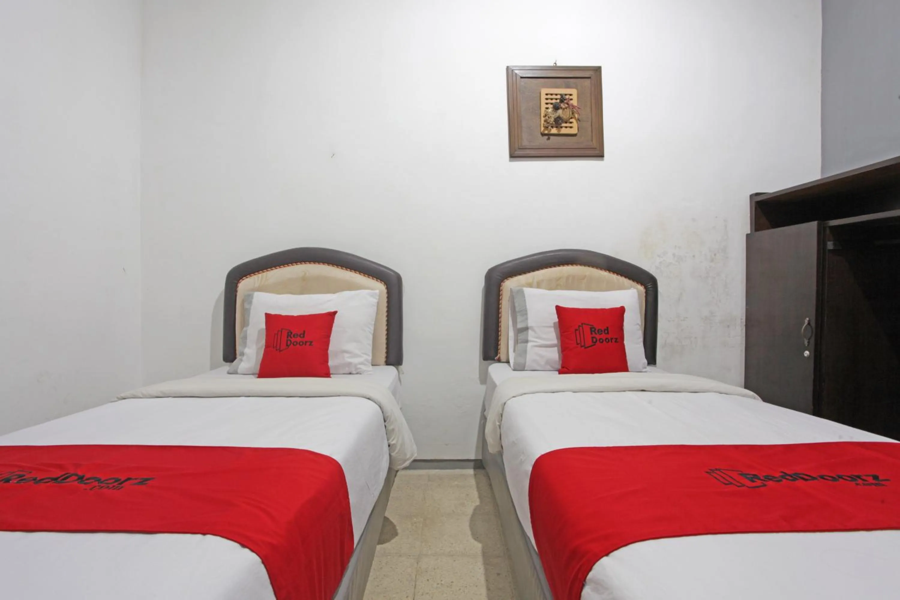Bedroom, Bed in RedDoorz @ Soekarno Hatta 2
