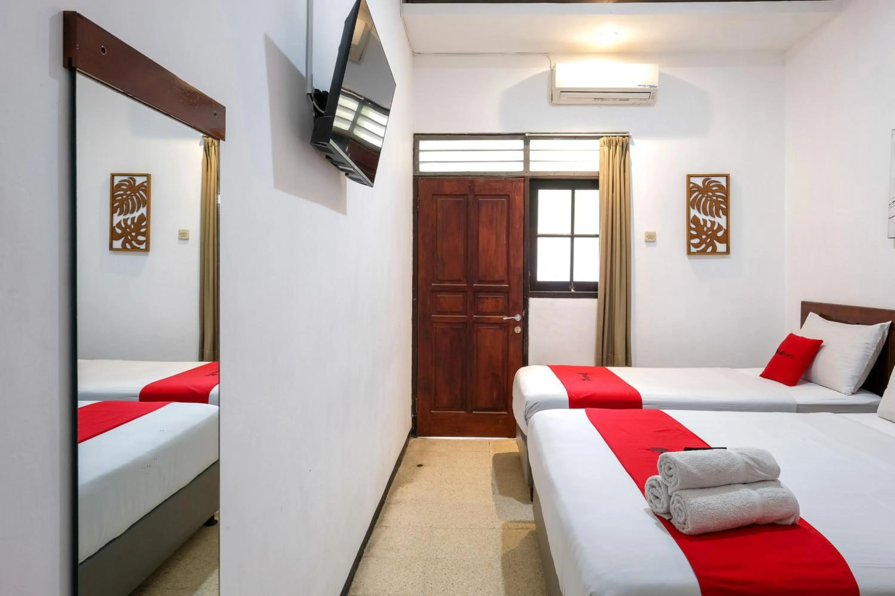 Bedroom, Bed in RedDoorz @ Soekarno Hatta 2