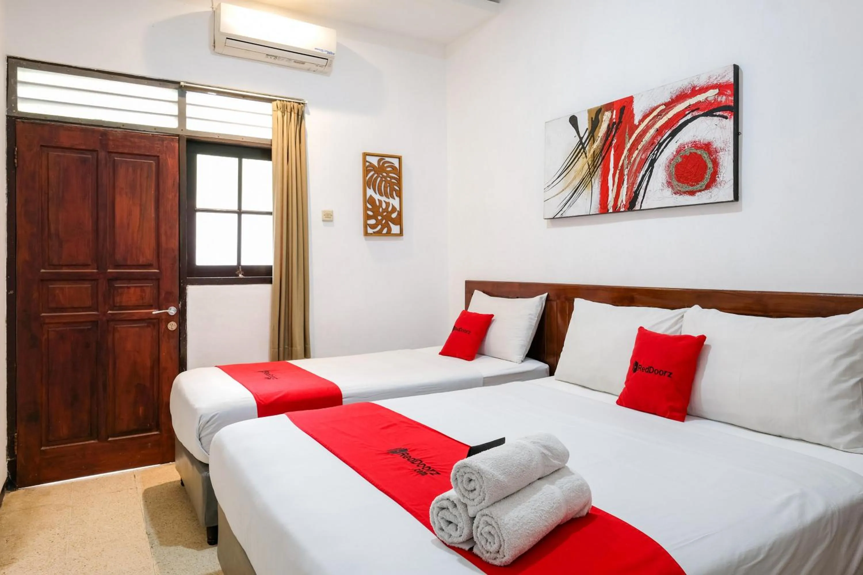 Bedroom, Bed in RedDoorz @ Soekarno Hatta 2