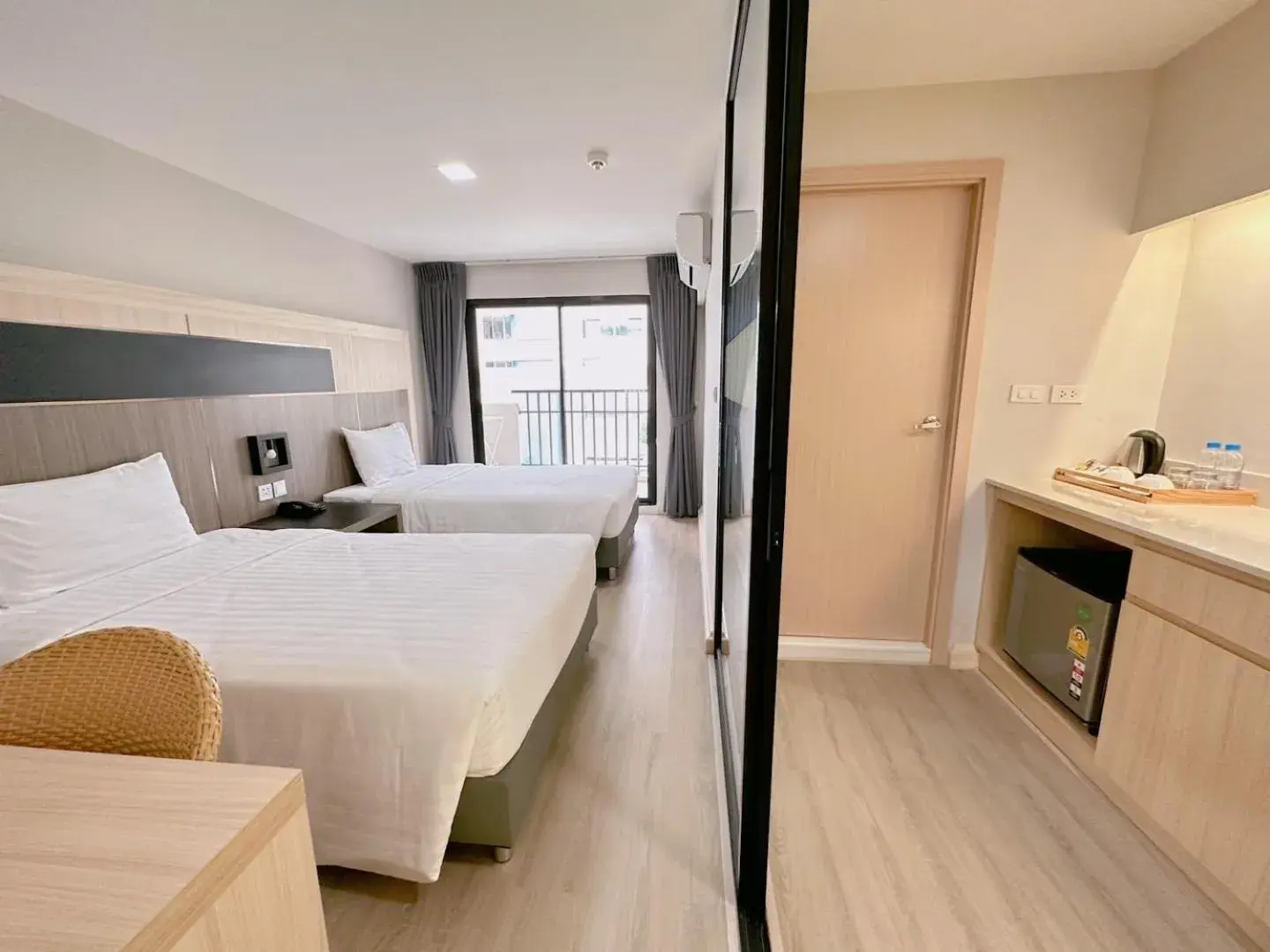 Deluxe Twin Room in O2 Grand Suvarnabhumi Airport - Free Scheduled Shuttle from Hotel to Suvarnabhumi Airport Deluxe Twin Room in O2 Grand Suvarnabhumi Airport - Free Scheduled Shuttle from Hotel to Suvarnabhumi Airport