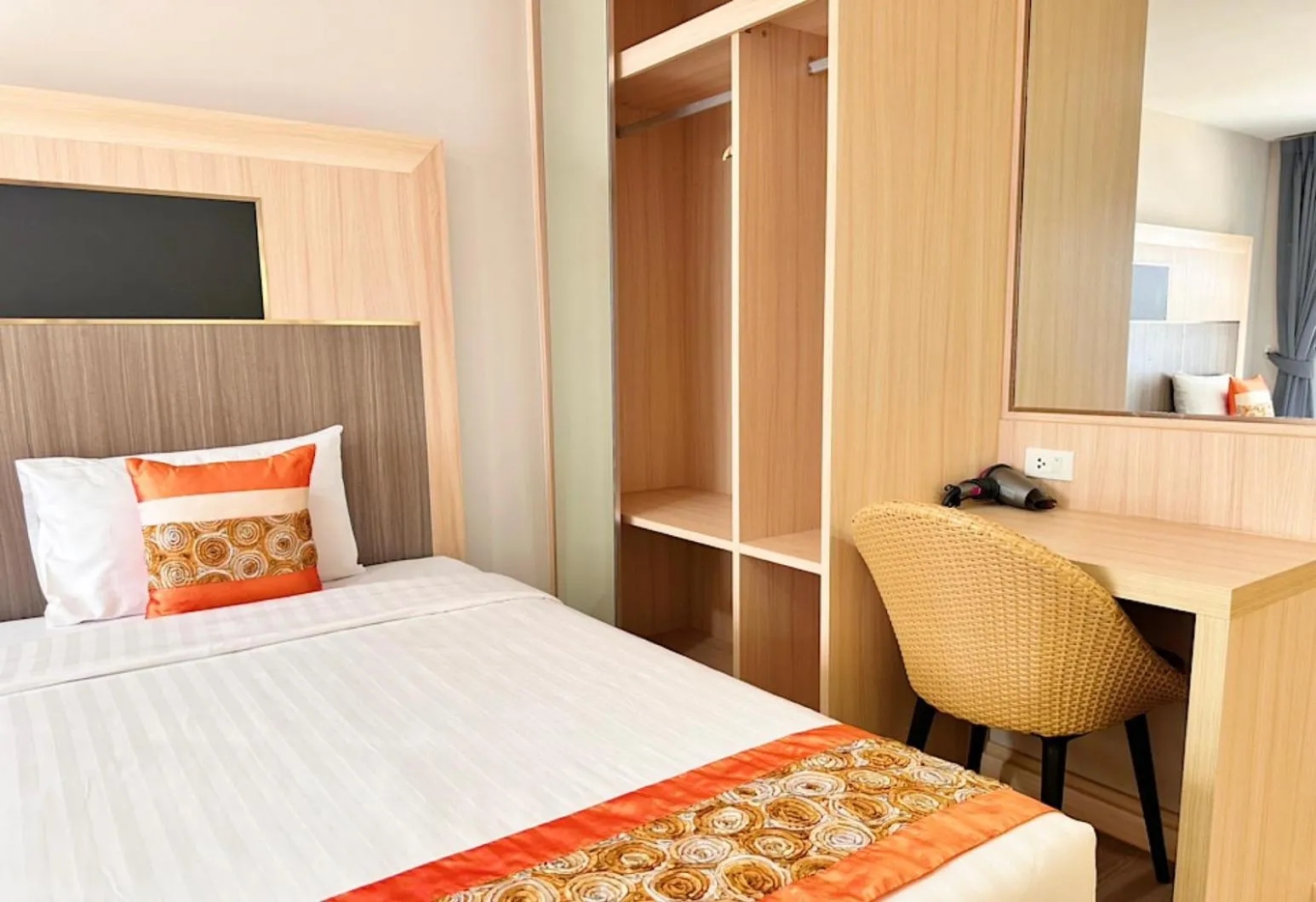 Photo of the whole room, Bed in O2 Luxury Hotel