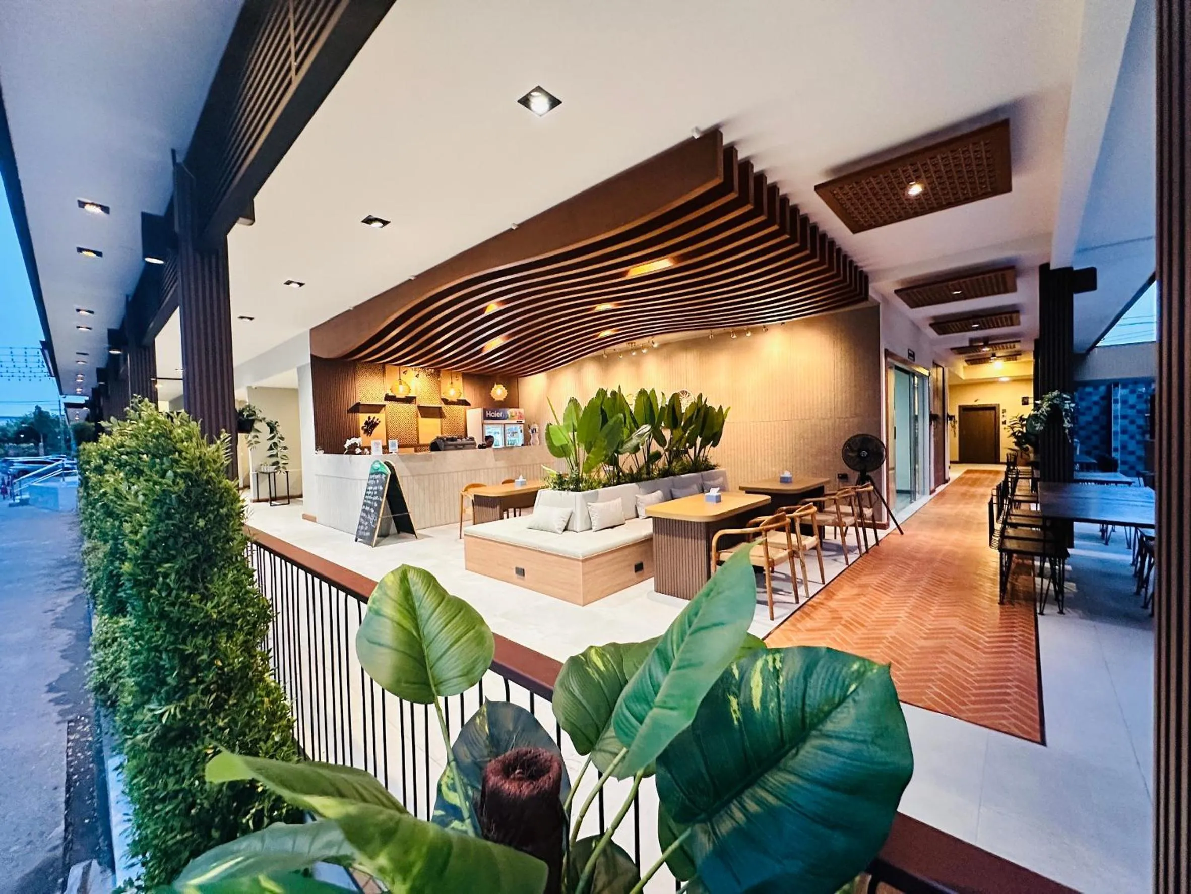 O2 Grand Suvarnabhumi Airport