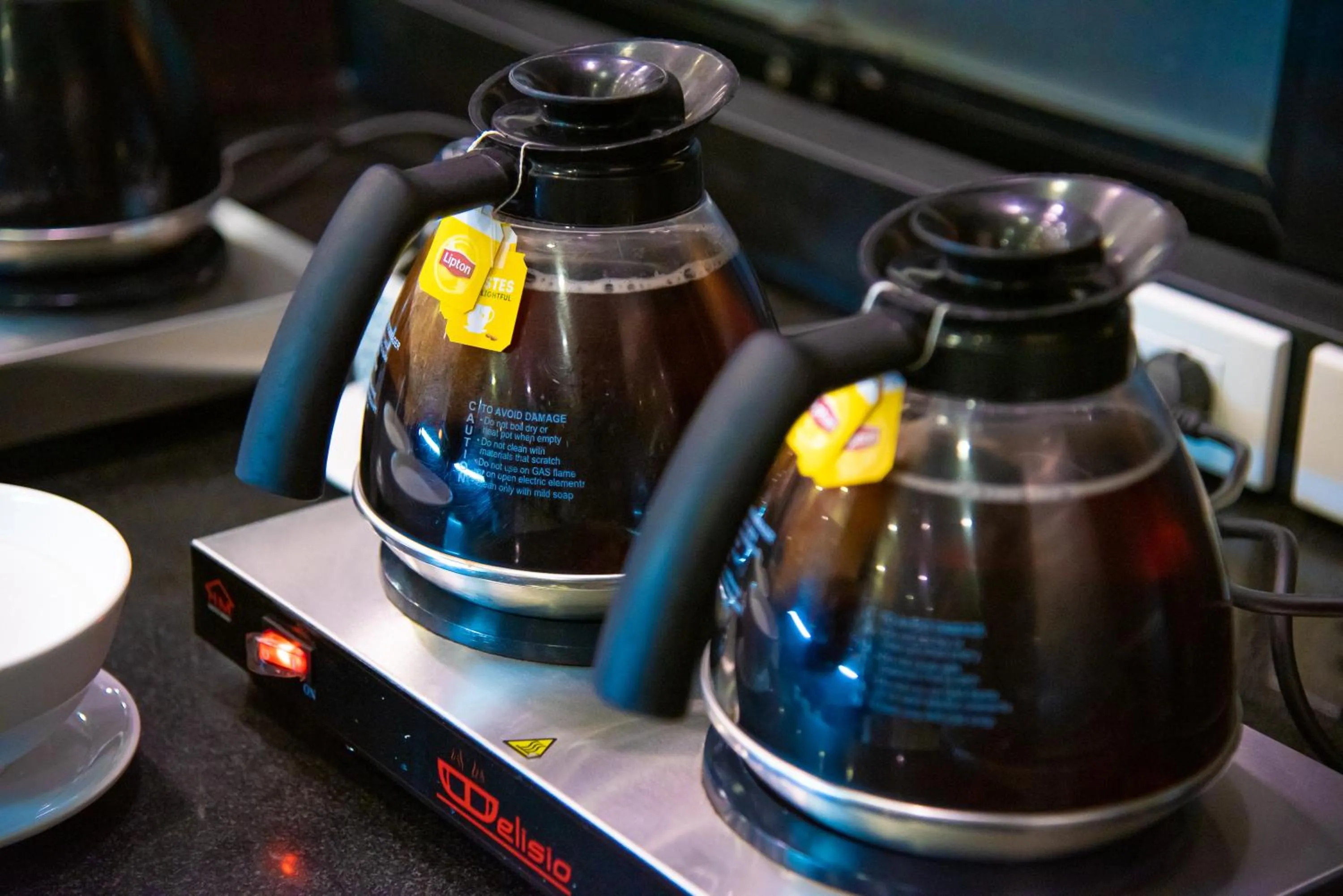 Restaurant/places to eat in O2 Luxury Hotel