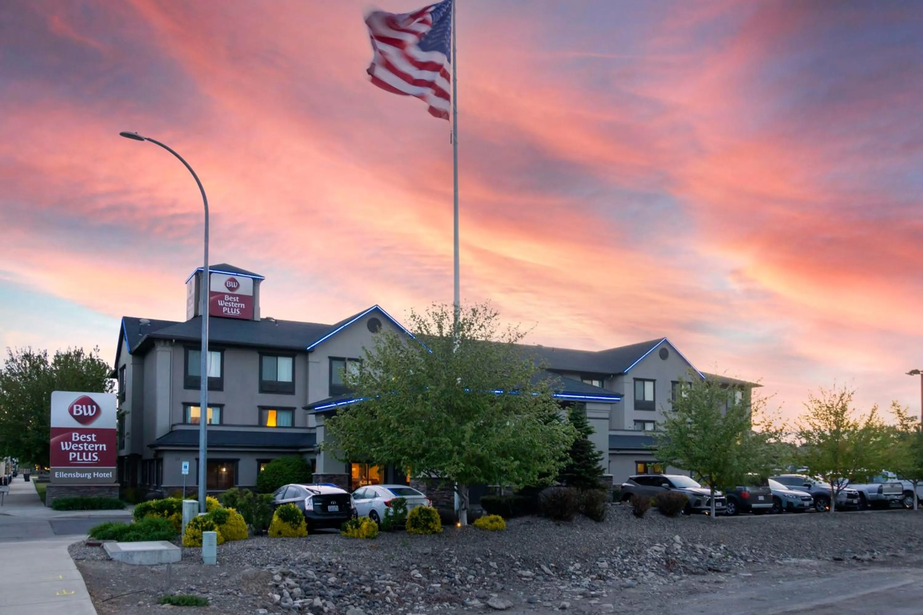 Property building in Best Western Plus Ellensburg Hotel