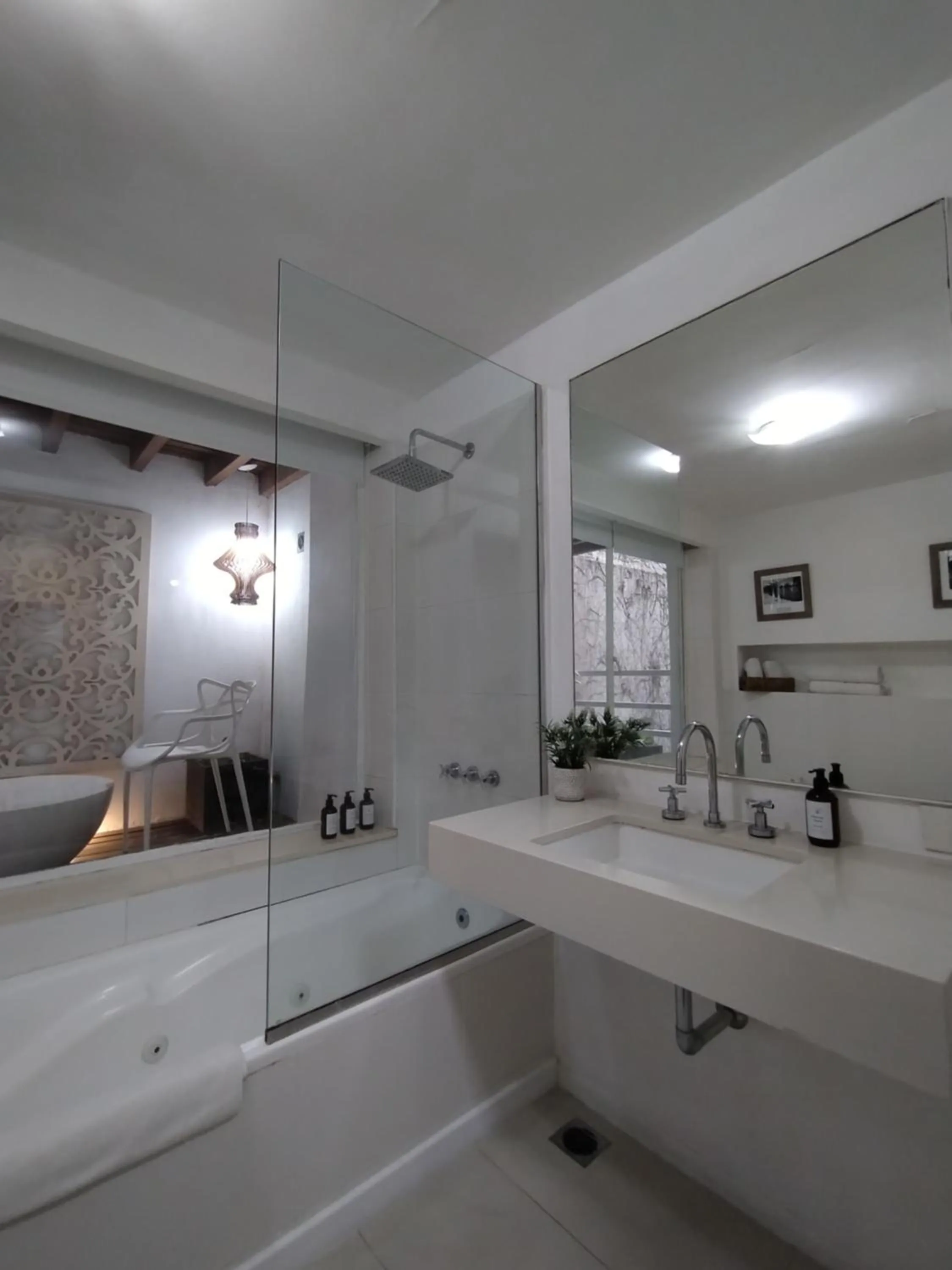 Shower in Maitre Hotel Boutique