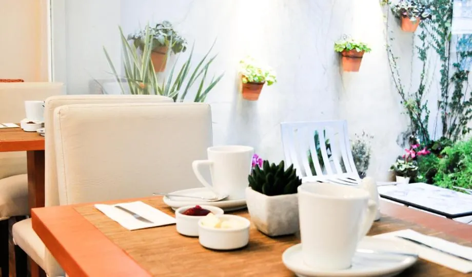 Restaurant/places to eat in Maitre Hotel Boutique