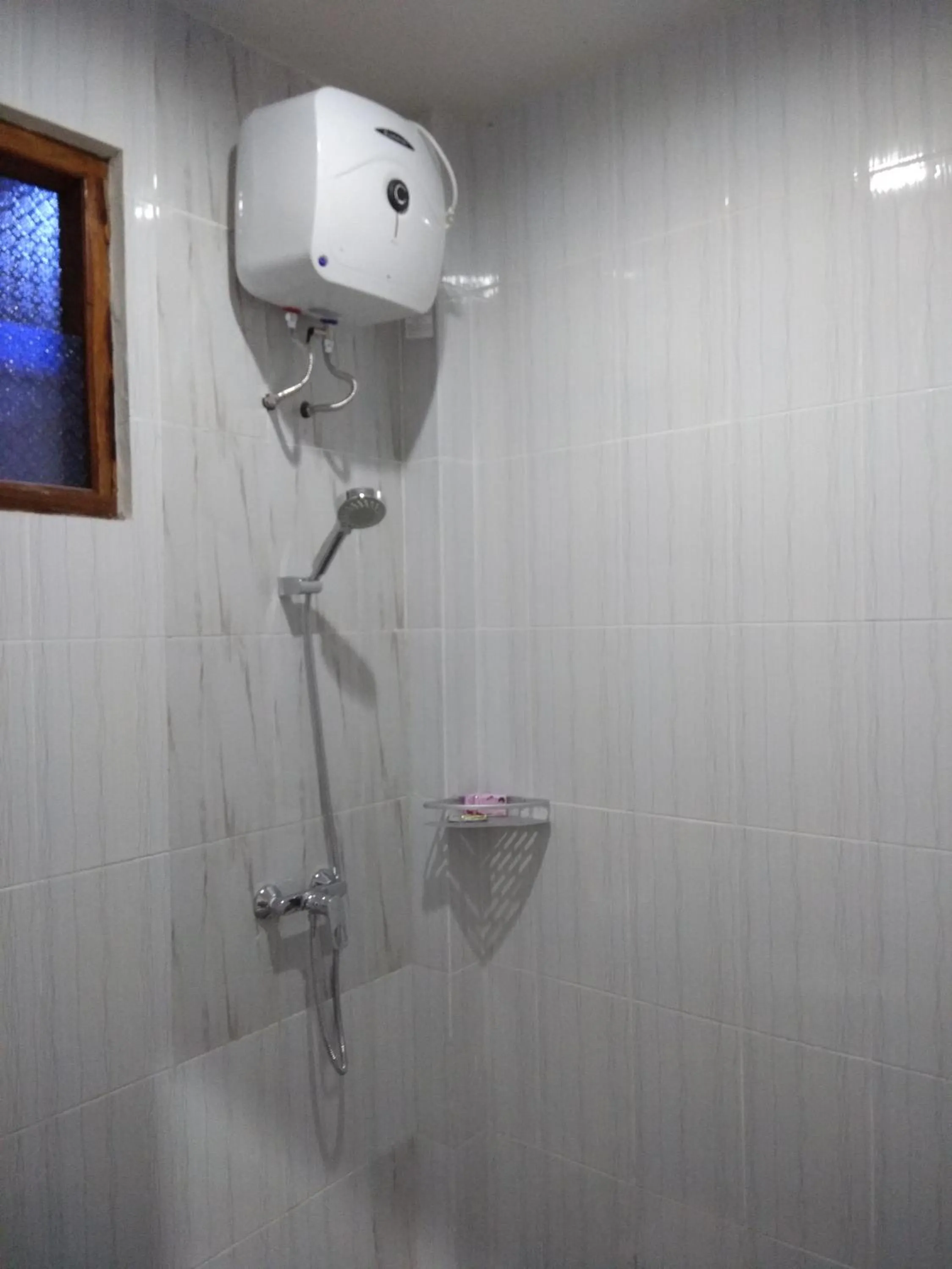 Shower in Victory Hotel