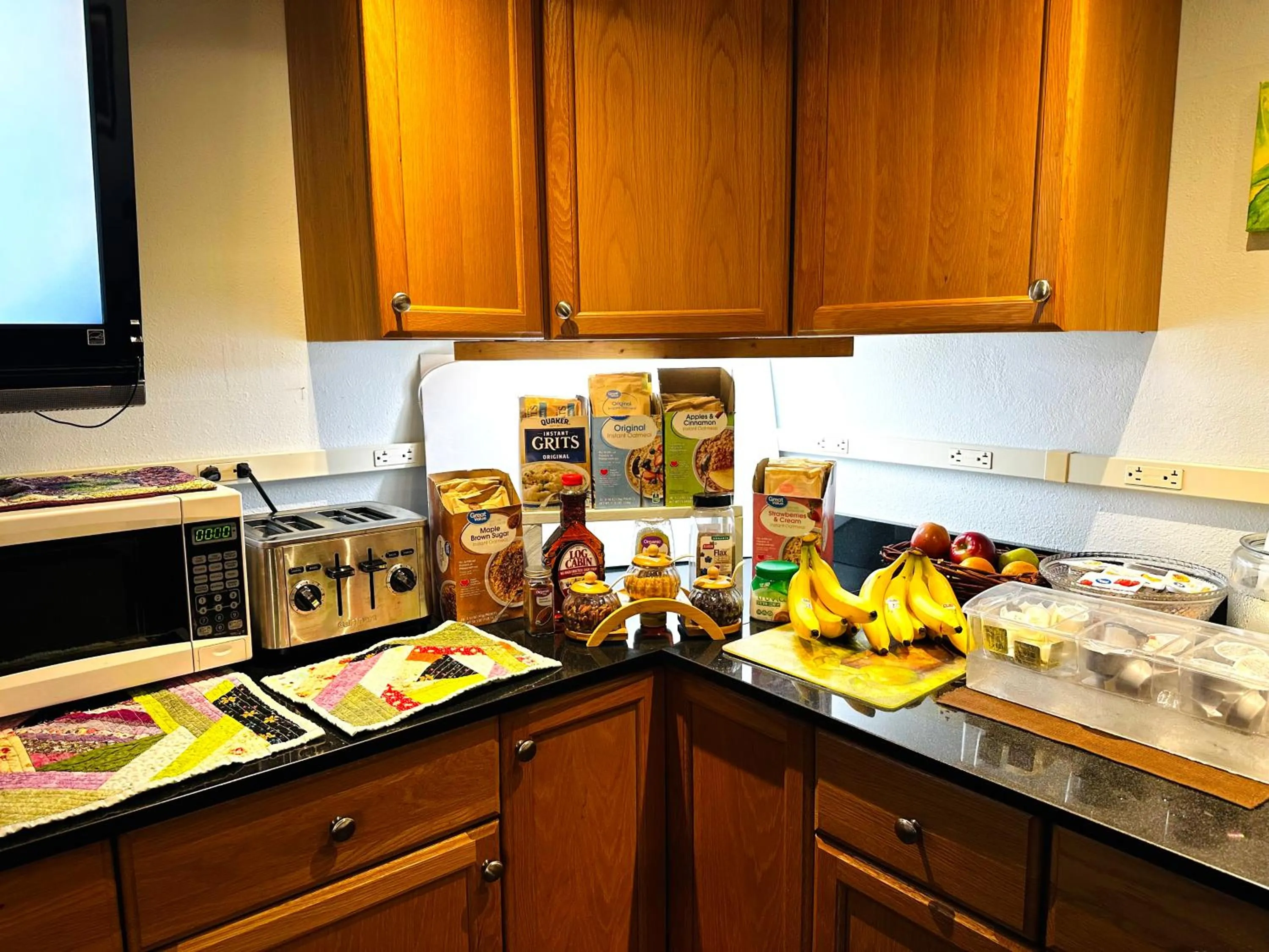 Breakfast in Murray Inn and Art Gallery