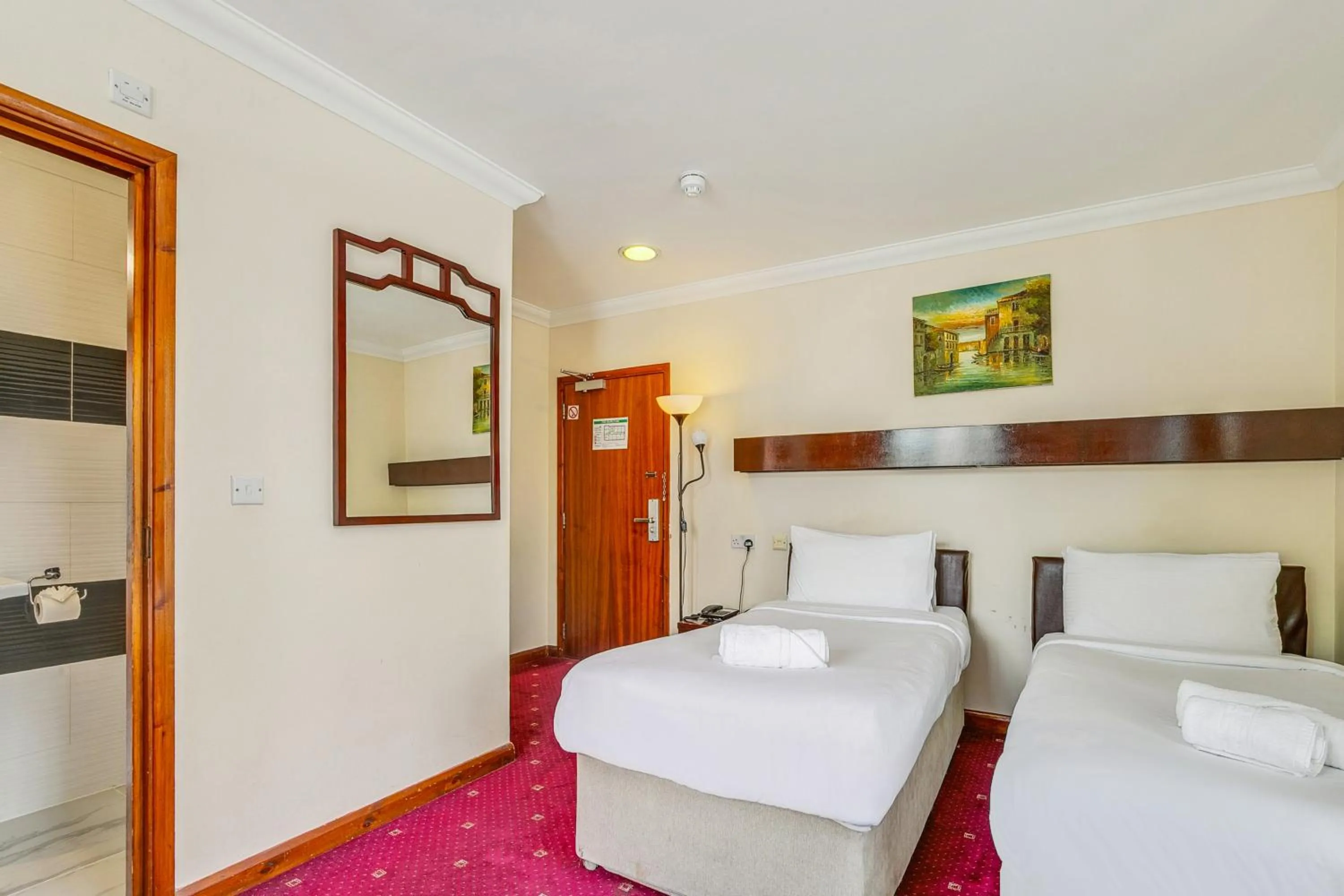 Bedroom, Bed in London Star Hotel