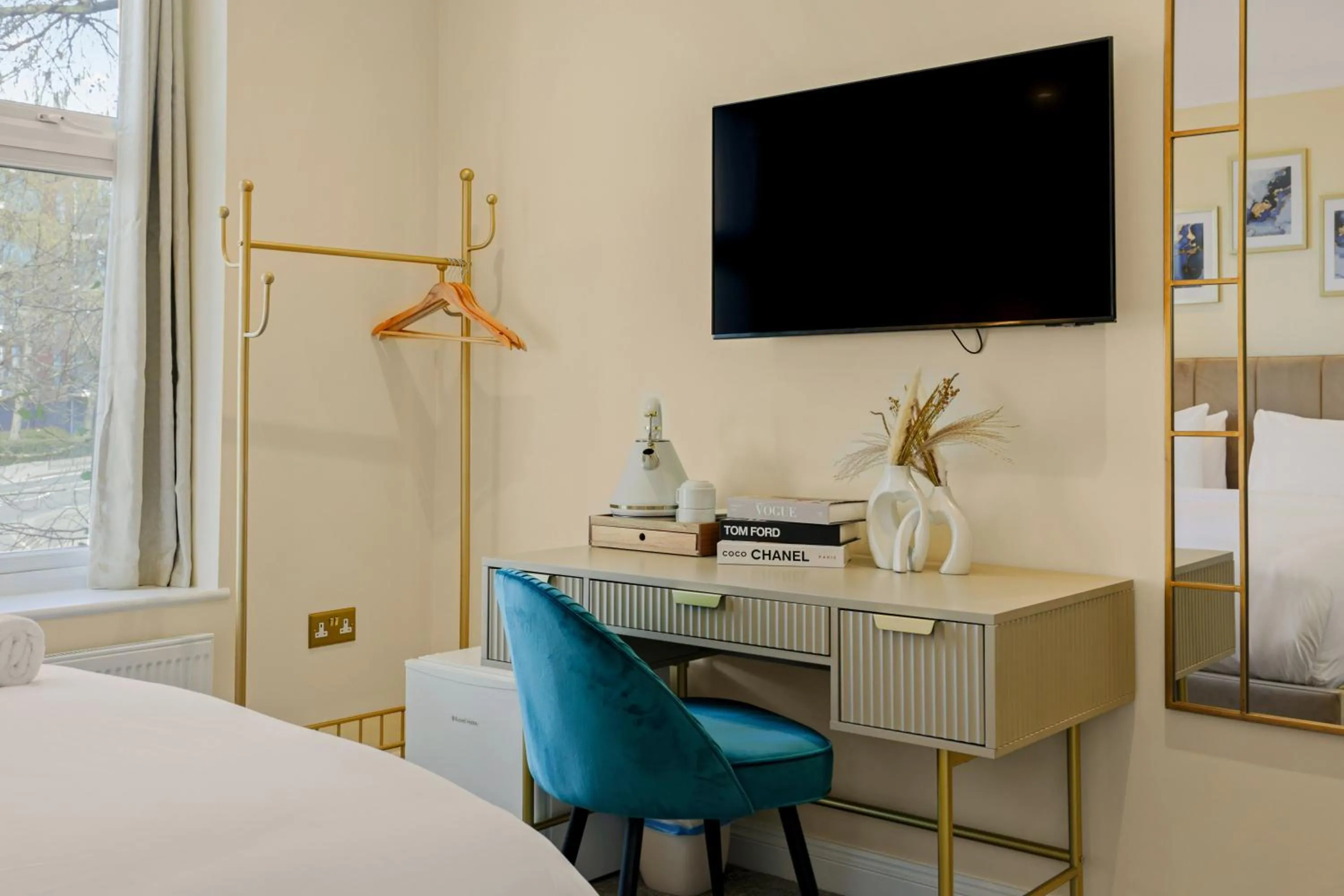 TV and multimedia, Bed in London Star Hotel