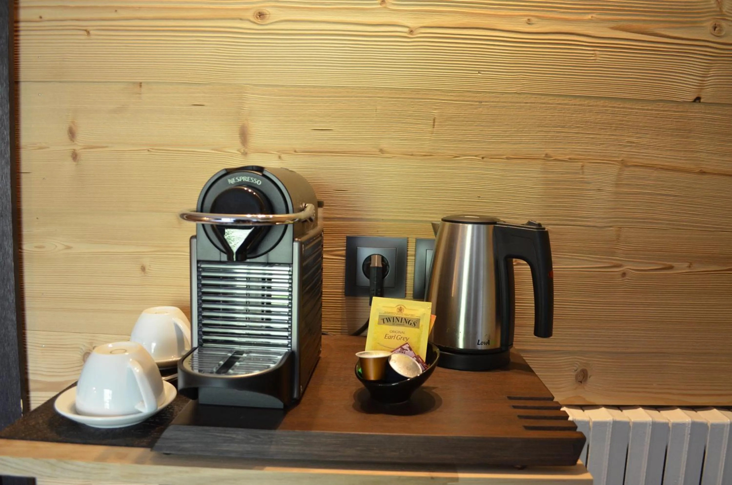 Coffee/tea facilities in Hôtel Edelweiss