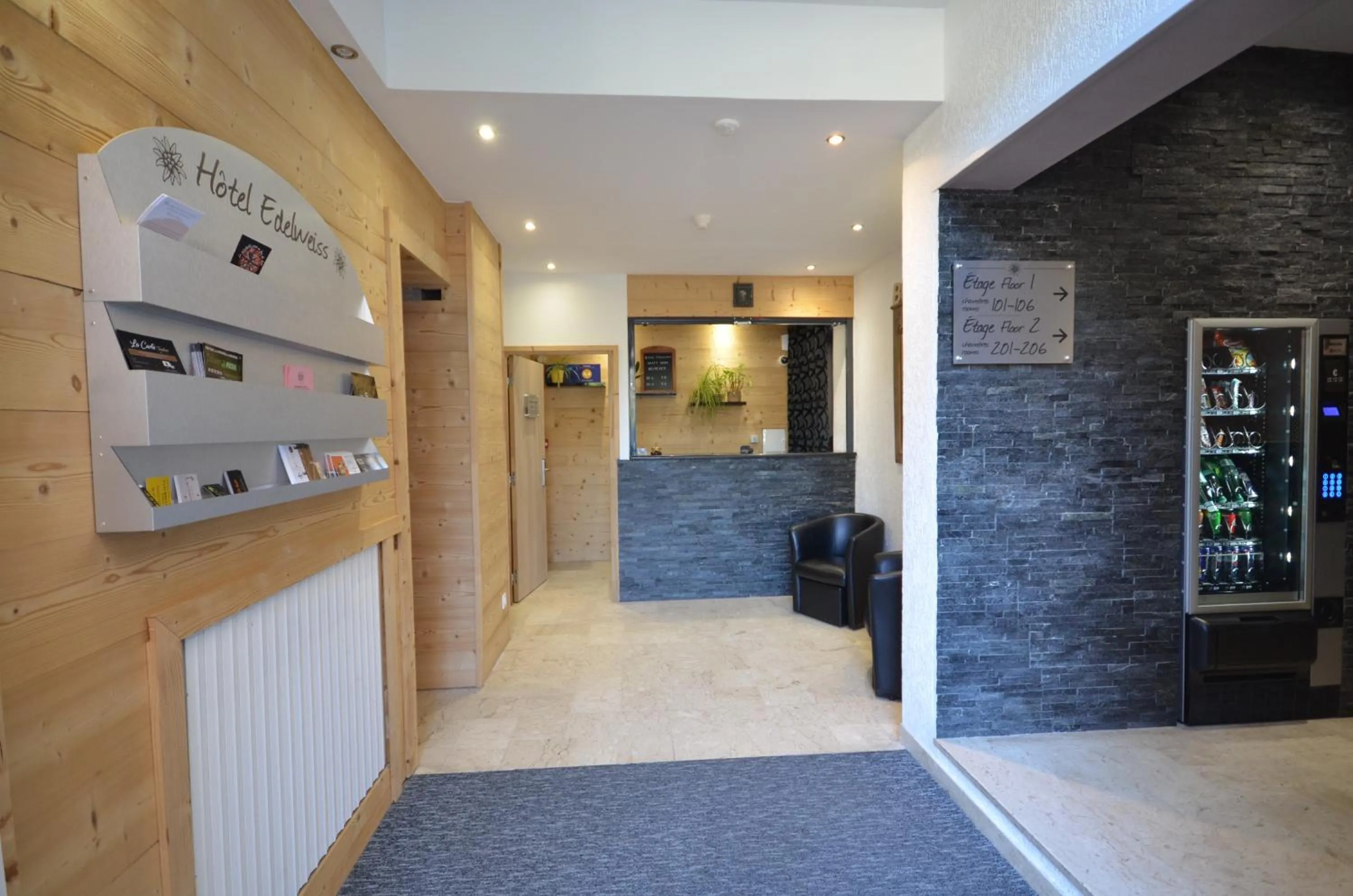 Lobby or reception in Hôtel Edelweiss