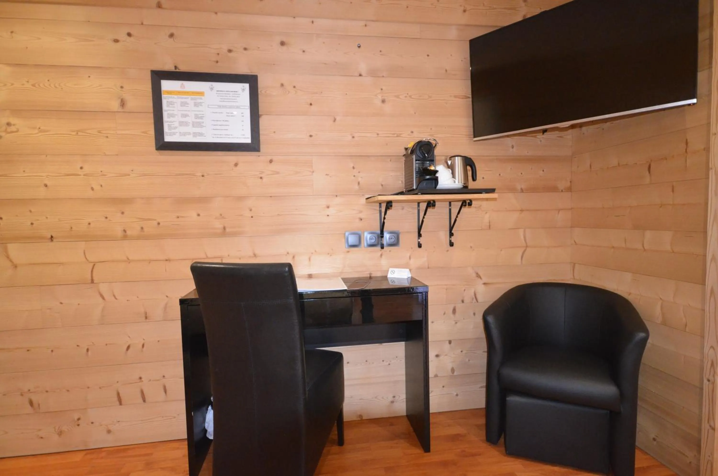 Seating area in Hôtel Edelweiss