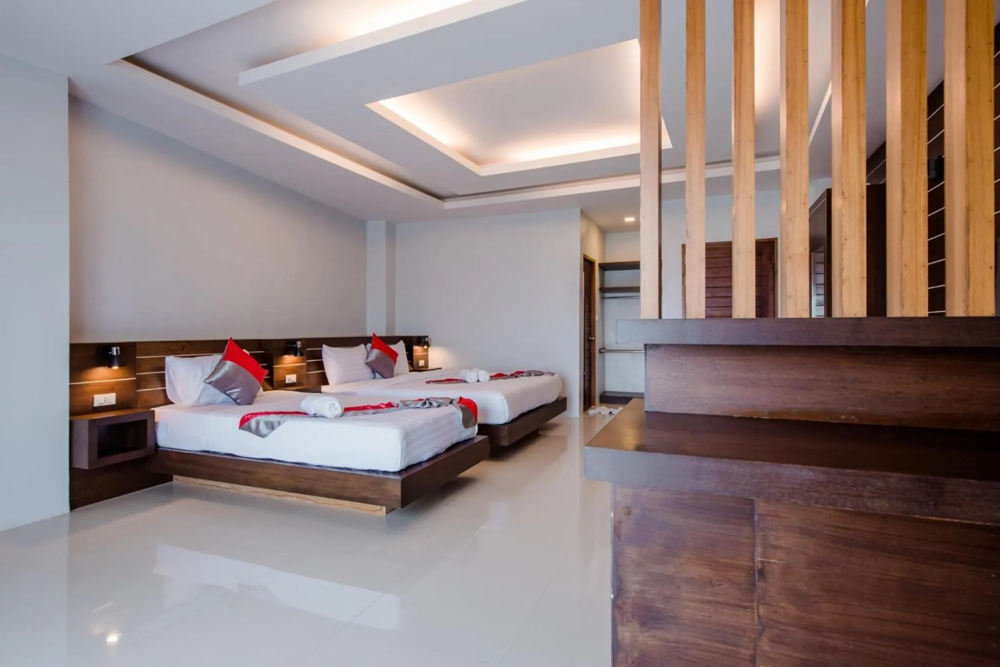 Bed in Lanta Ray Bay Hotel