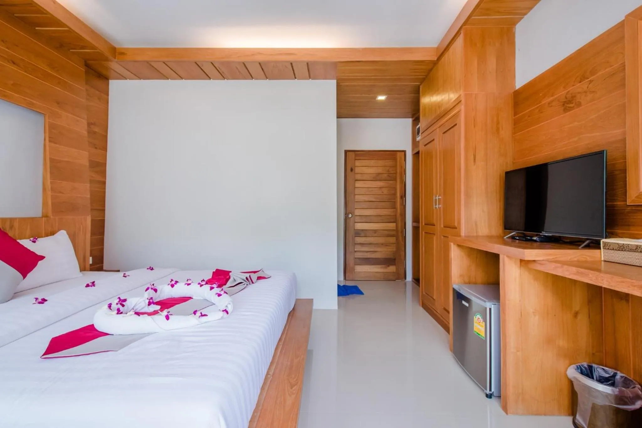 Standard Double Room in Lanta Ray Bay Hotel