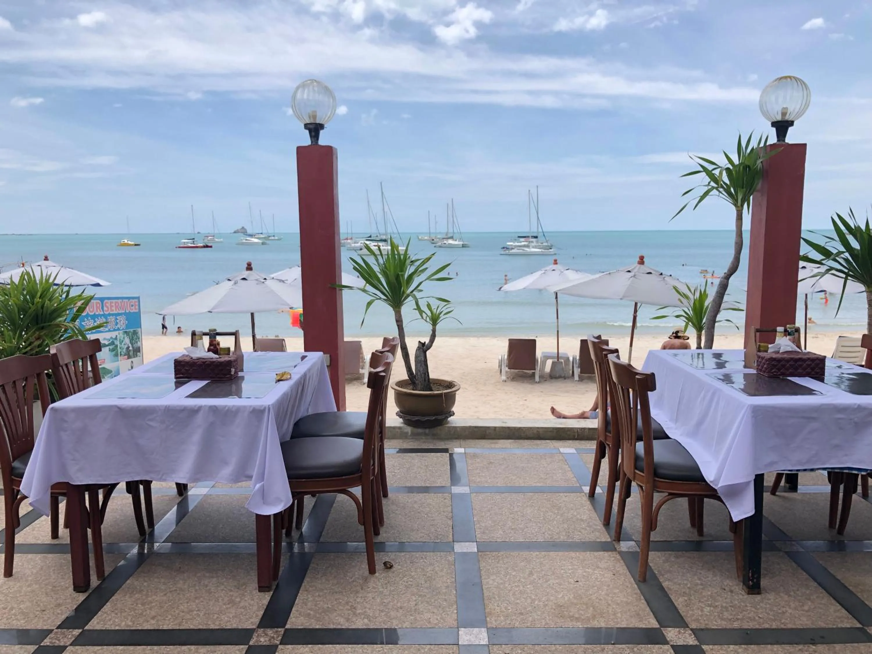 Restaurant/places to eat in PS Thana Resort