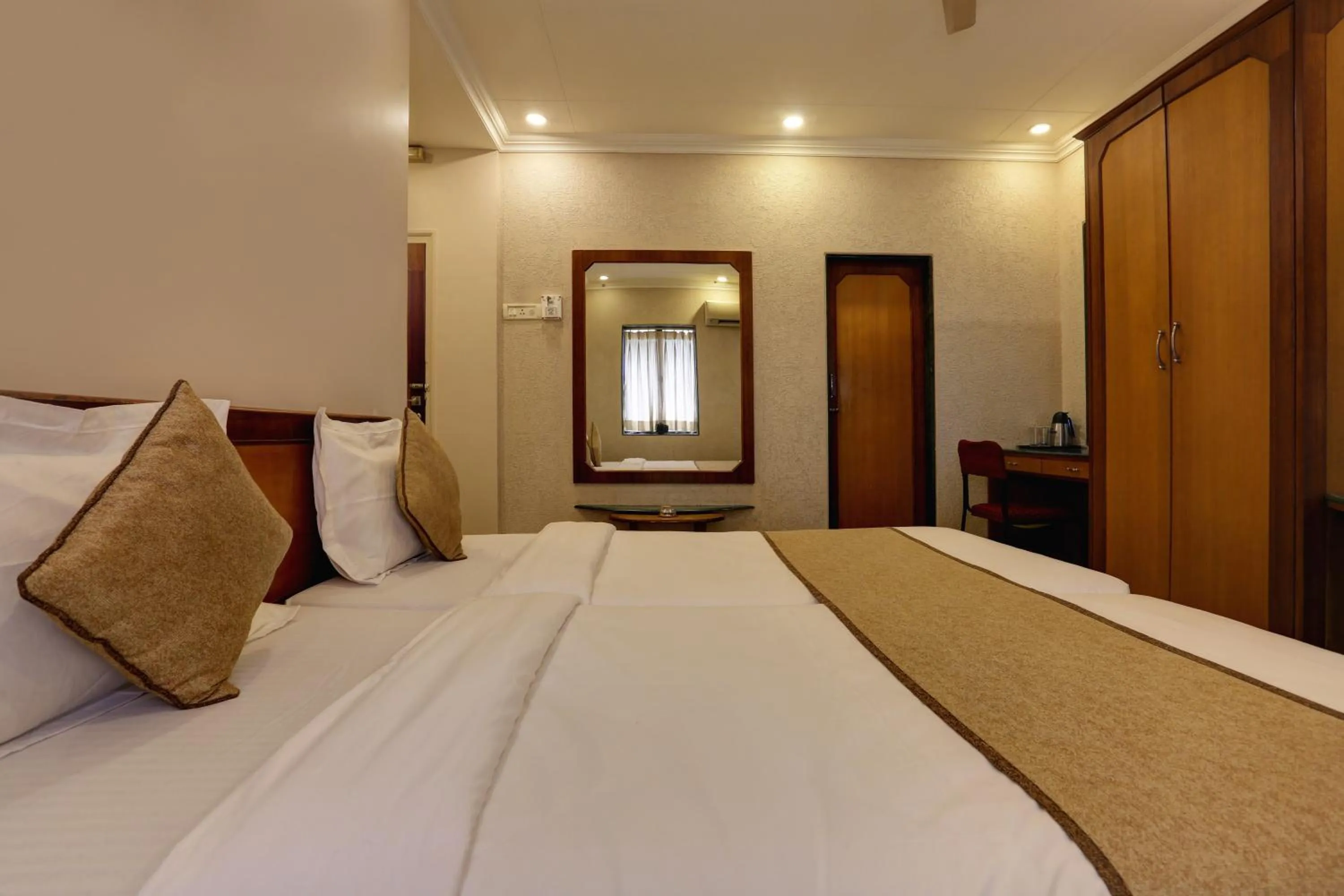 Bedroom, Bed in Accord Hotel